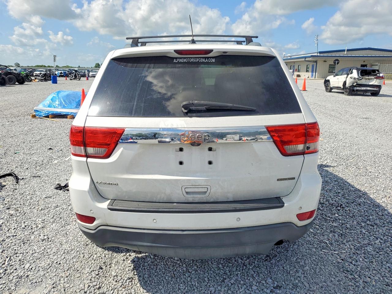 2013 Jeep Grand Cherokee White vin: 1C4RJEAG0DC569724