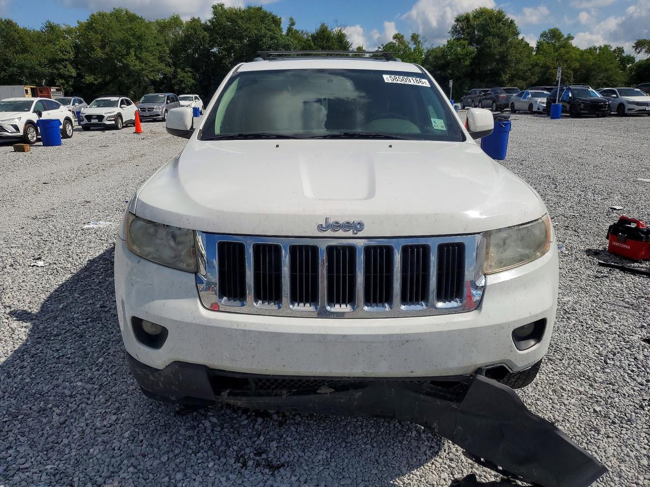 2013 Jeep Grand Cherokee White vin: 1C4RJEAG0DC569724