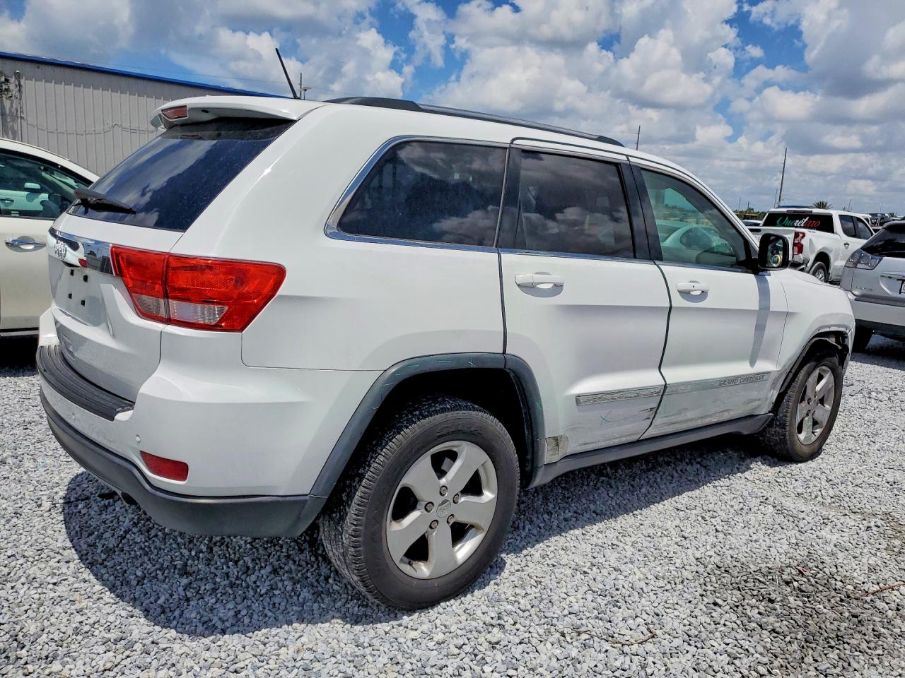 2013 Jeep Grand Cherokee Laredo White vin: 1C4RJEAG0DC588774