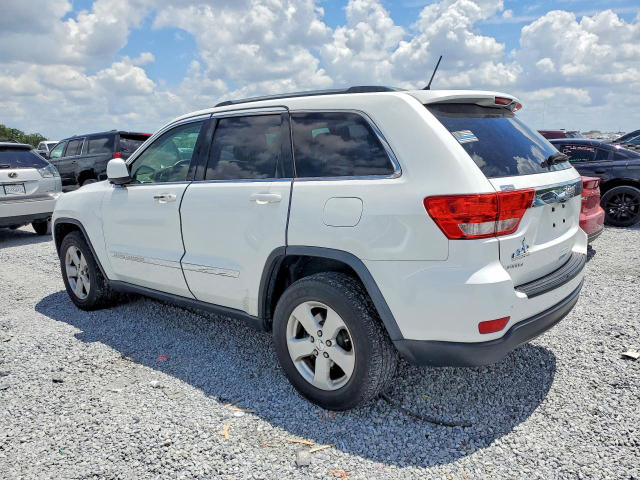 2013 Jeep Grand Cherokee Laredo White vin: 1C4RJEAG0DC588774