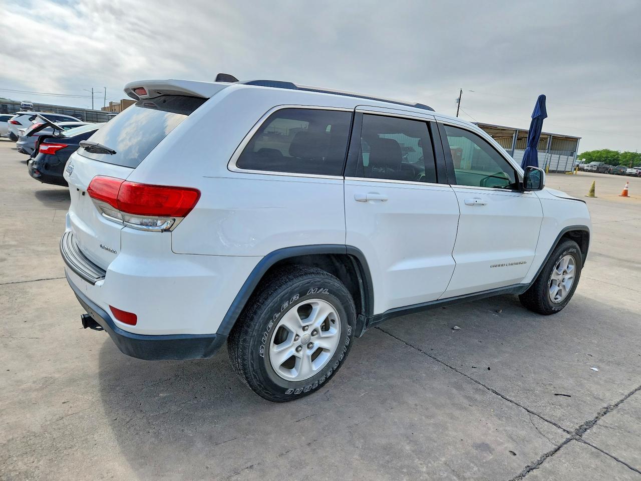 2015 Jeep Grand Cherokee Laredo White vin: 1C4RJEAG0FC162067