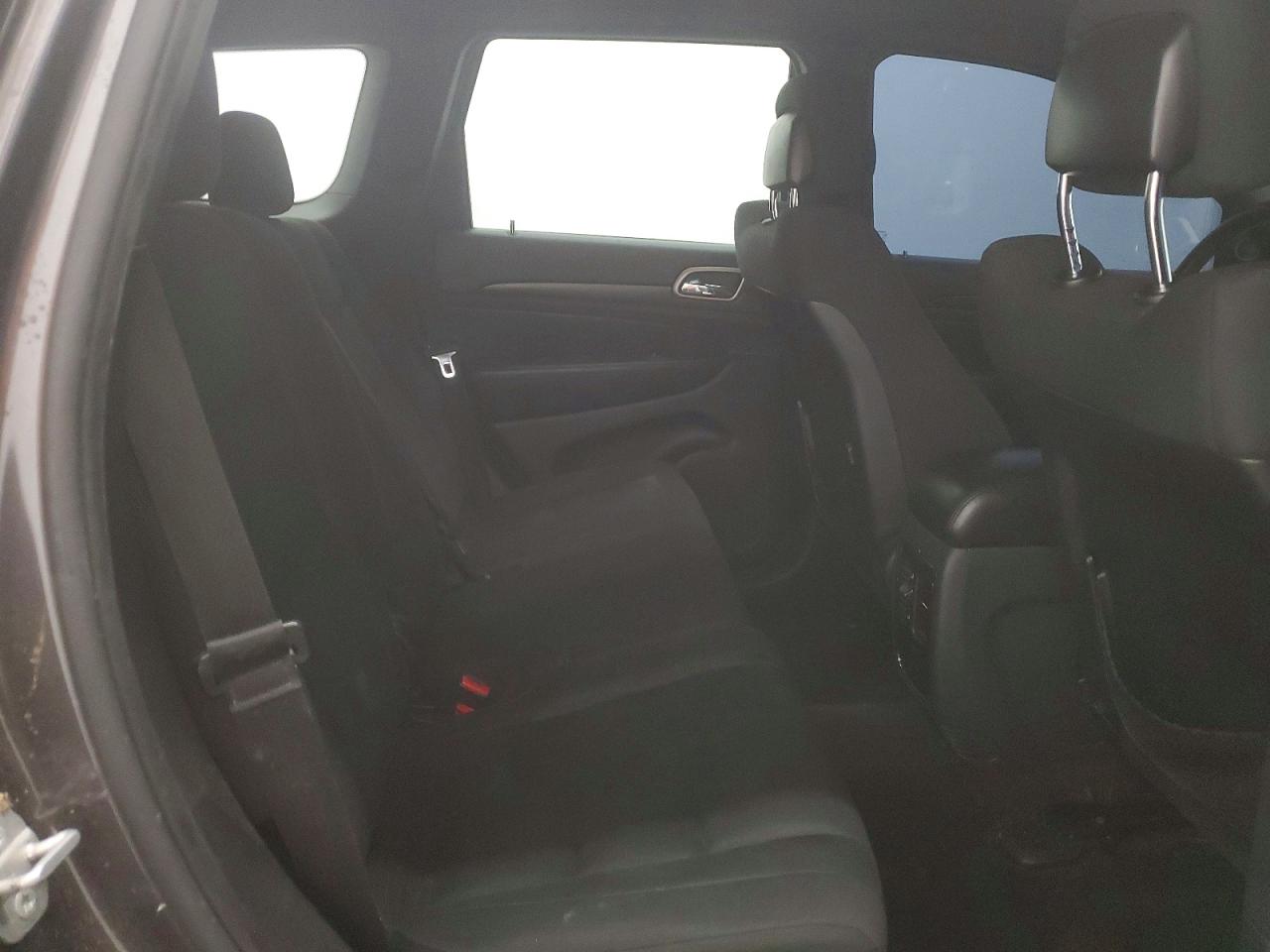 2015 Jeep Grand Cherokee Laredo Gray vin: 1C4RJEAG0FC218251