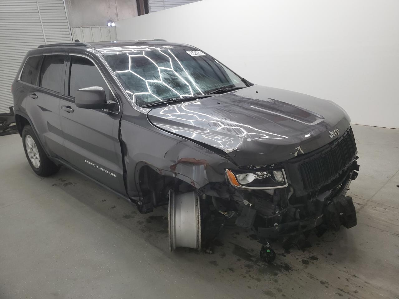 2015 Jeep Grand Cherokee Laredo Gray vin: 1C4RJEAG0FC218251 Damage: Right Head Lamp, Broken, Replacement Required