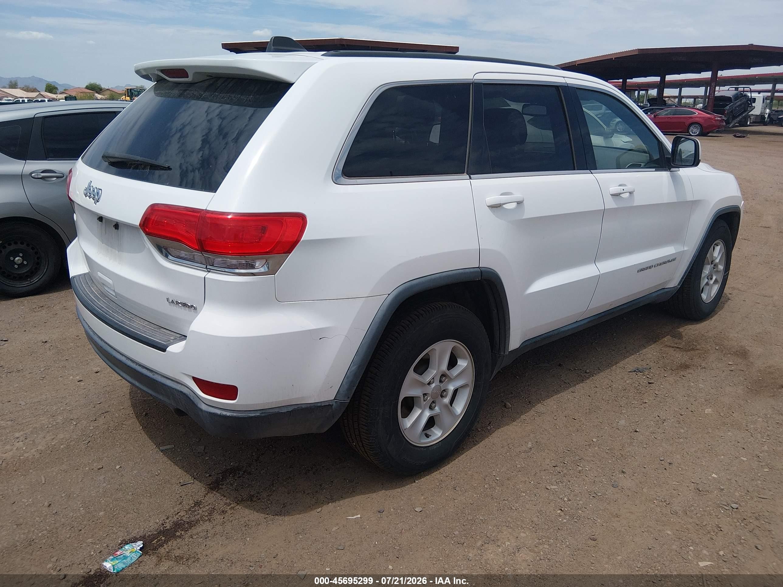 2015 Jeep Grand Cherokee Laredo Белый vin: 1C4RJEAG0FC622506