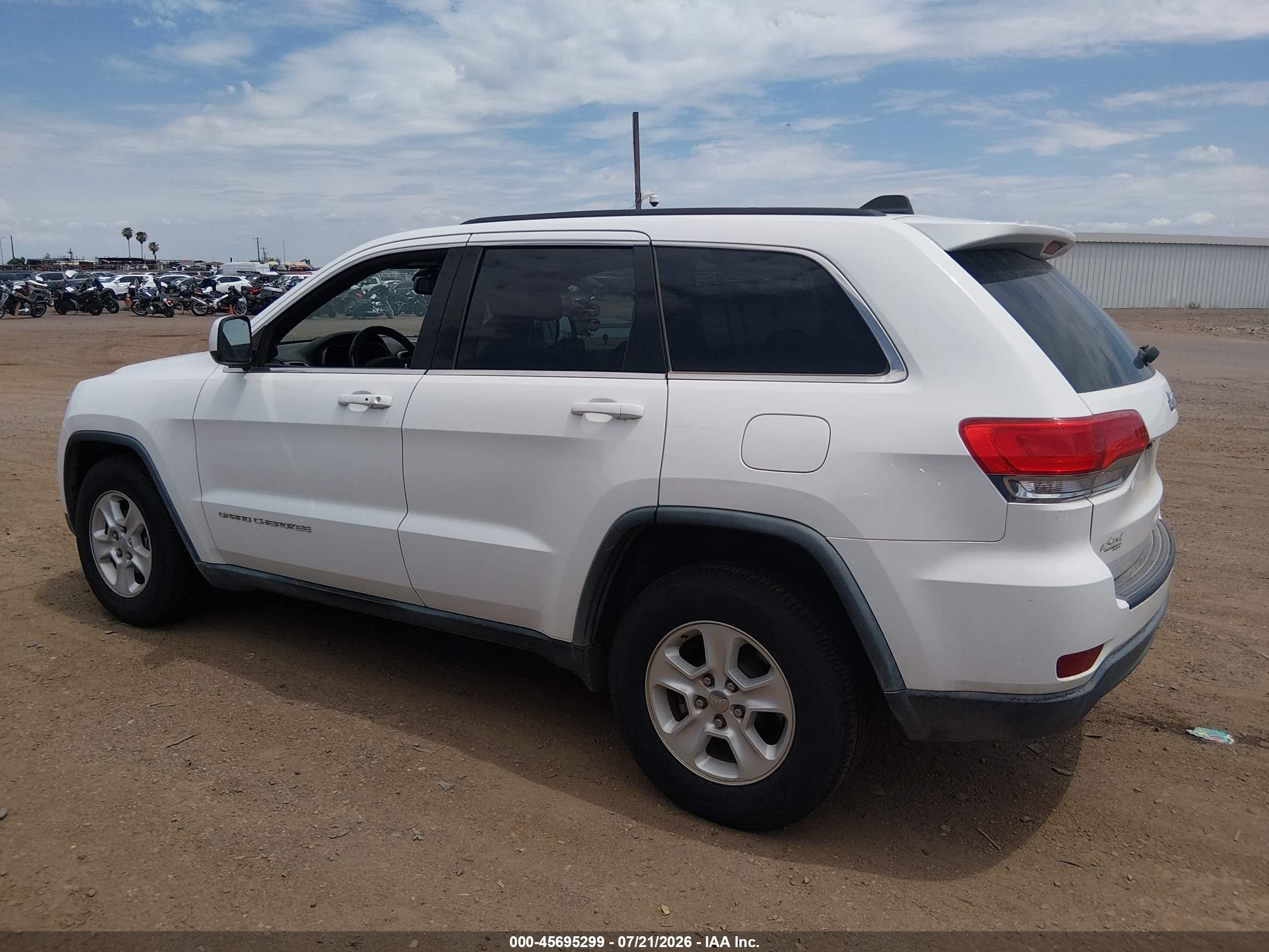 2015 Jeep Grand Cherokee Laredo Белый vin: 1C4RJEAG0FC622506