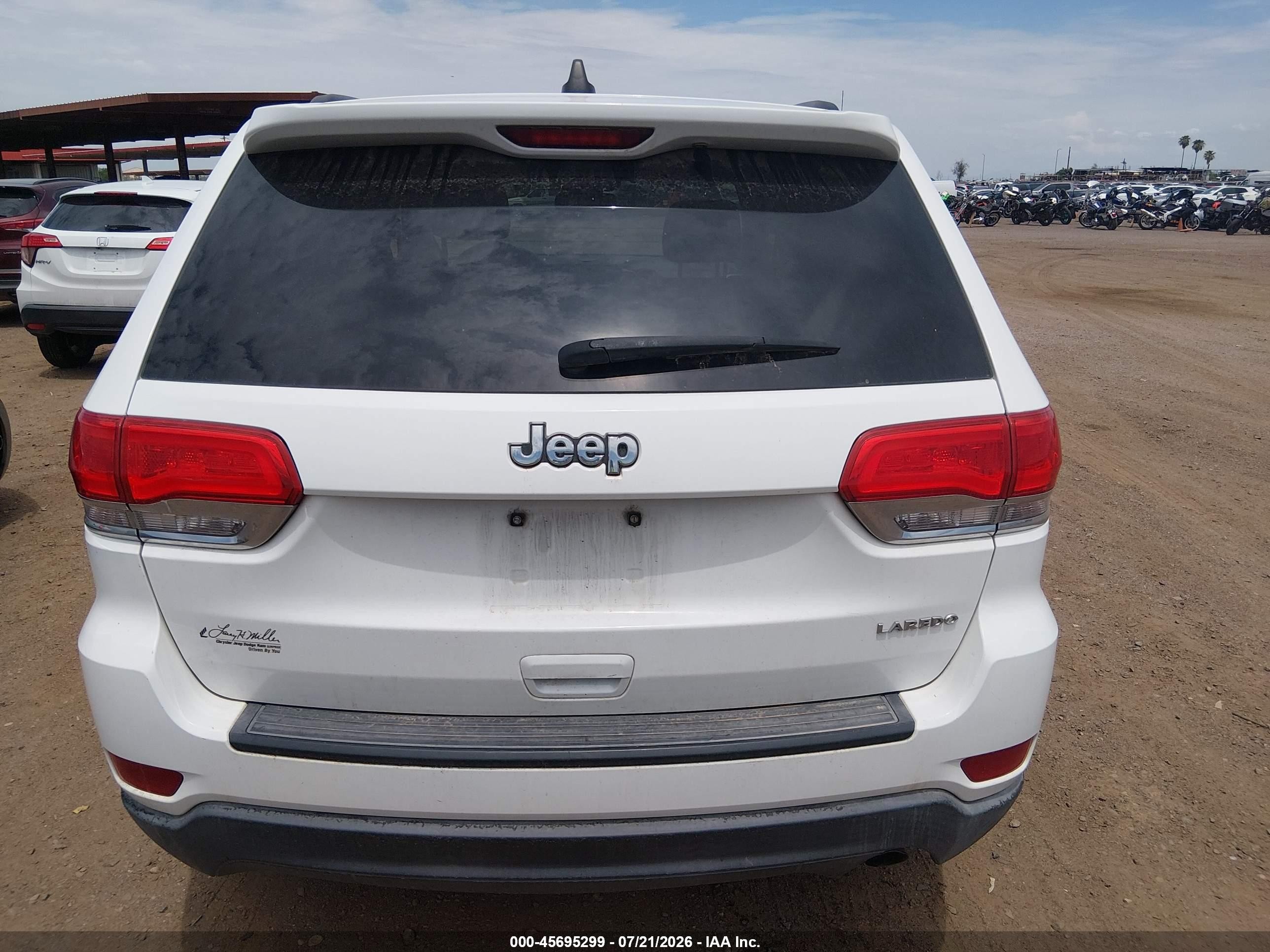 2015 Jeep Grand Cherokee Laredo Белый vin: 1C4RJEAG0FC622506