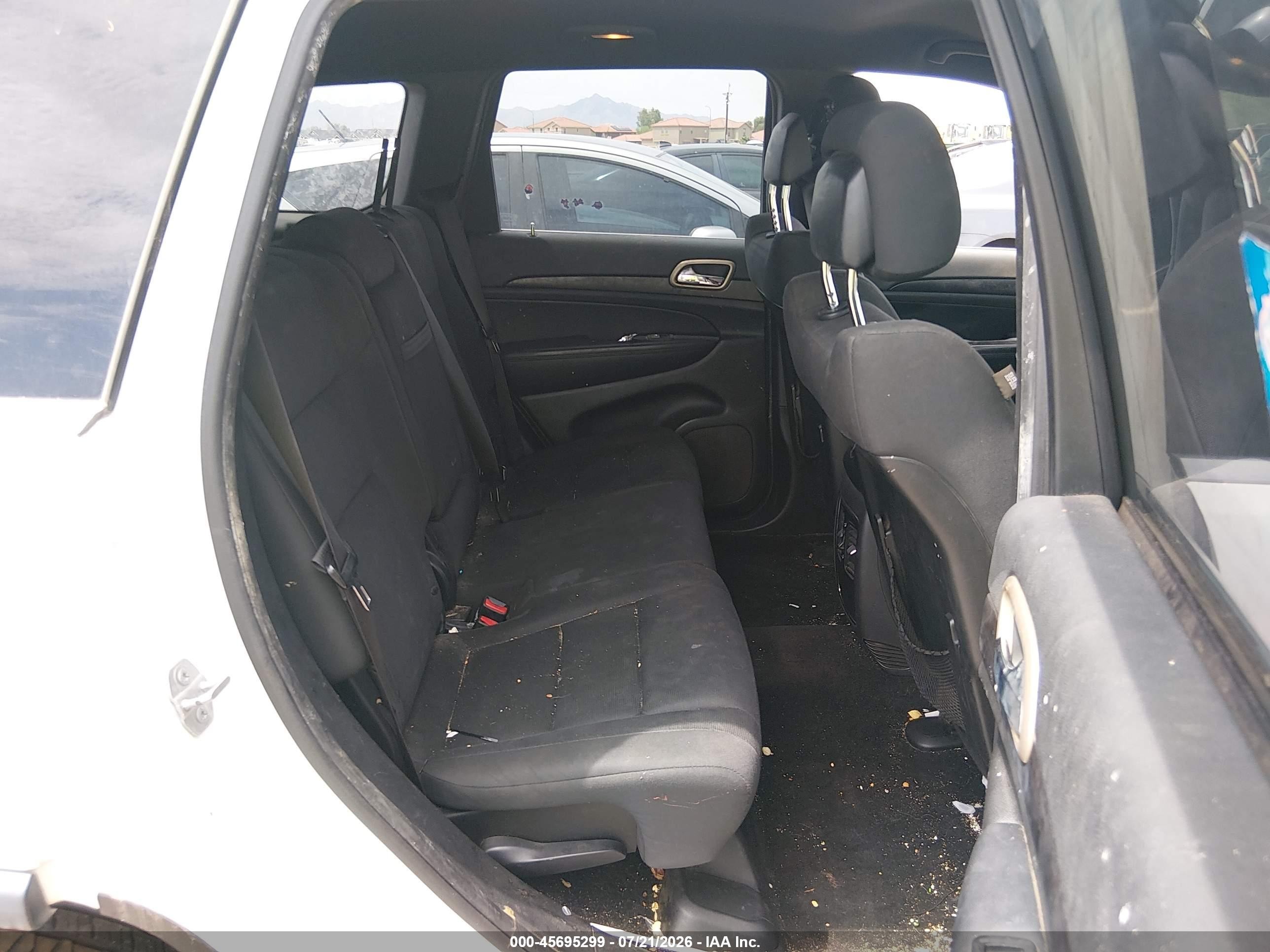 2015 Jeep Grand Cherokee Laredo Белый vin: 1C4RJEAG0FC622506