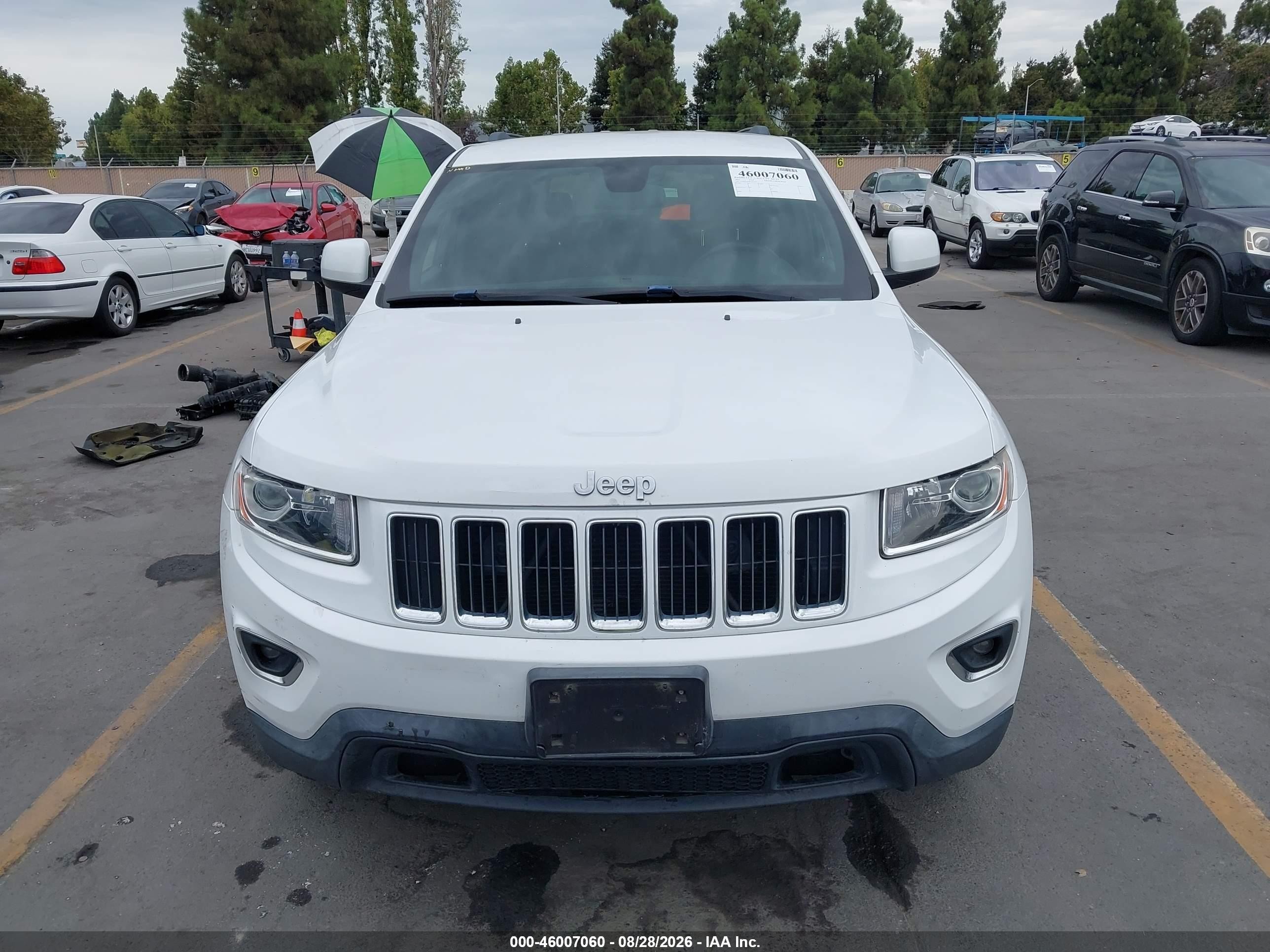 2015 Jeep Grand Cherokee Laredo Белый vin: 1C4RJEAG0FC654274
