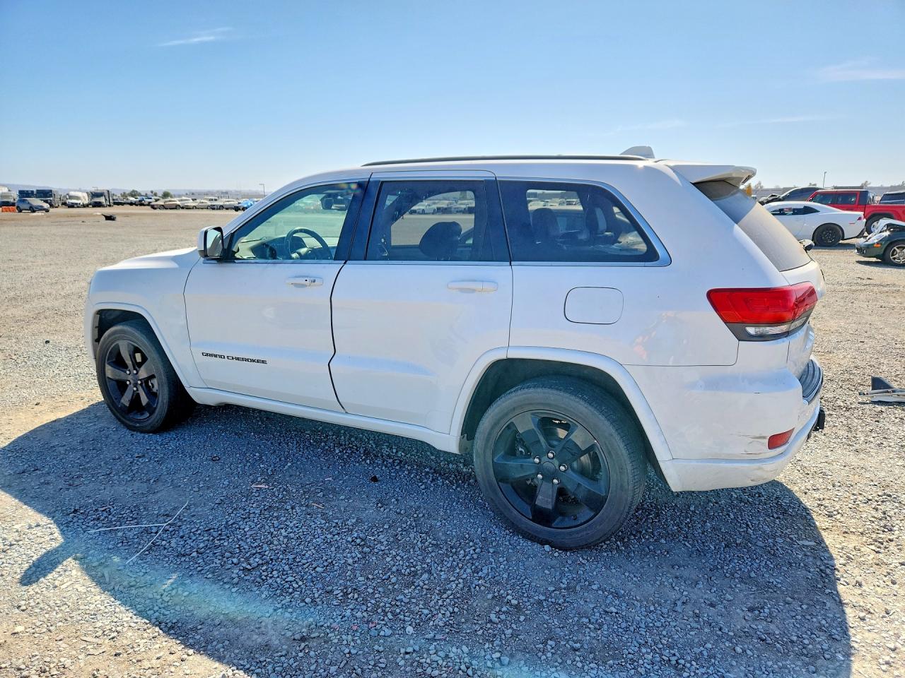 2015 Jeep Grand Cherokee Laredo White vin: 1C4RJEAG0FC749384