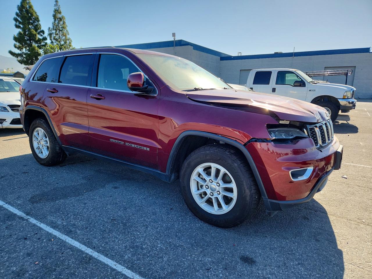 2018 Jeep Grand Cherokee Laredo Бордовый vin: 1C4RJEAG0JC181792