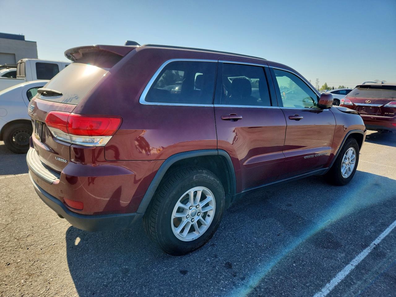 2018 Jeep Grand Cherokee Laredo Бордовый vin: 1C4RJEAG0JC181792