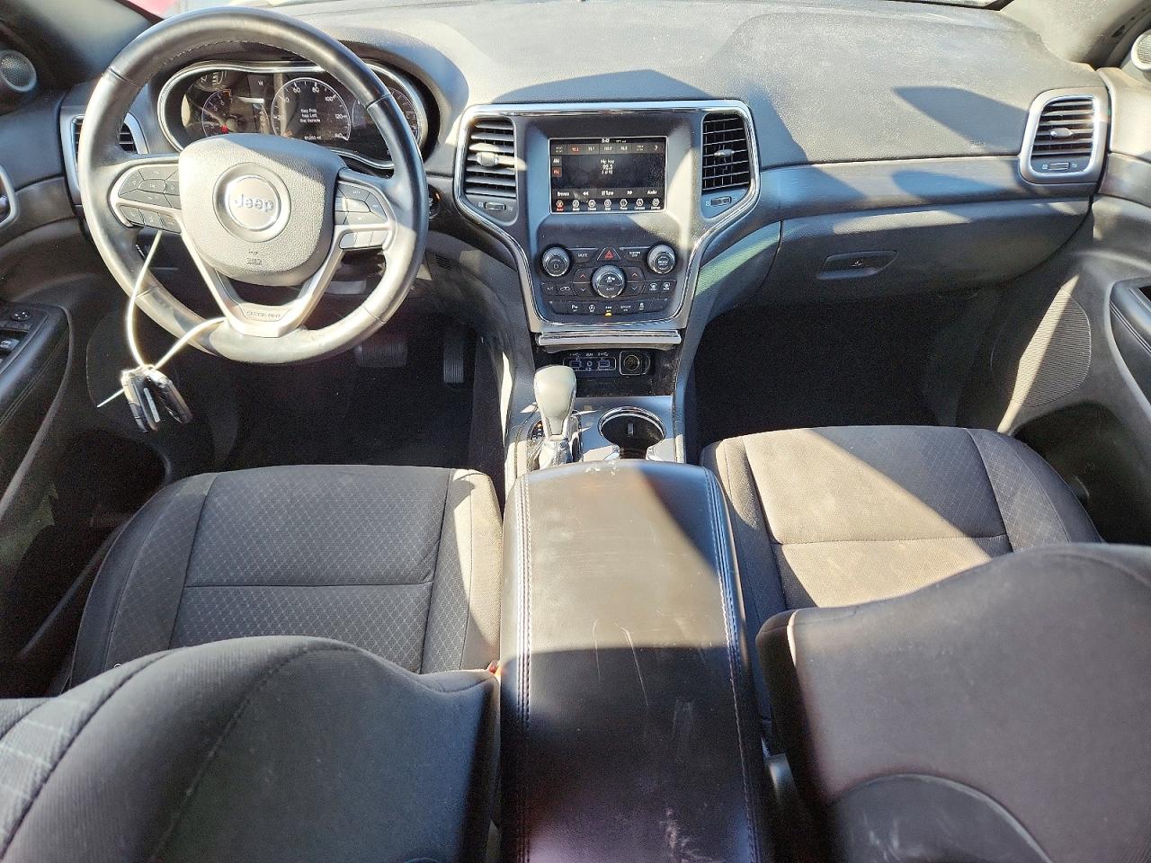 2018 Jeep Grand Cherokee Laredo Бордовый vin: 1C4RJEAG0JC181792