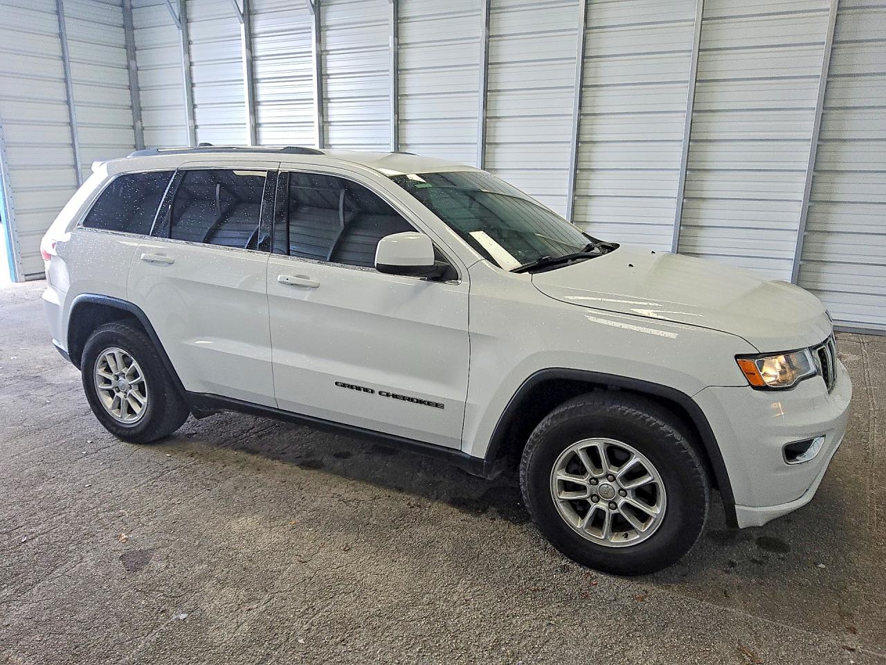 2018 Jeep Grand Cherokee Laredo White vin: 1C4RJEAG0JC412366