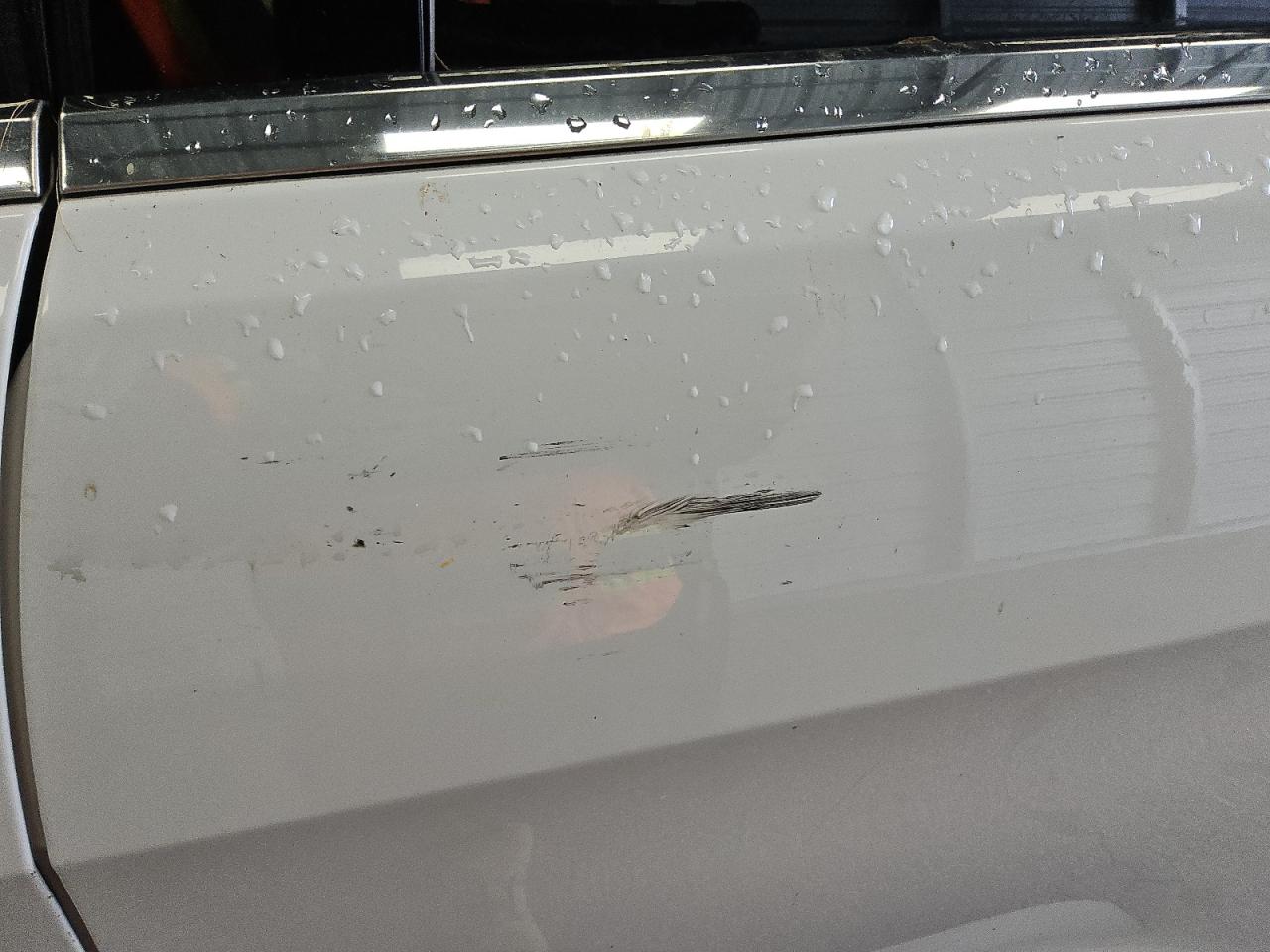 2018 Jeep Grand Cherokee Laredo White vin: 1C4RJEAG0JC412366 Damage: Left Rear Door, Scuffed, 3 To 4 Inches