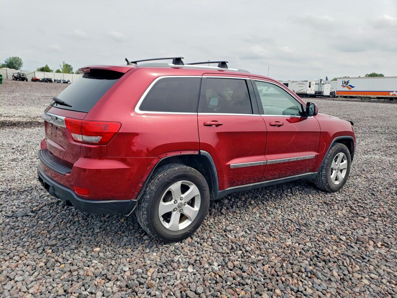 2012 Jeep Grand Cherokee Laredo Красный vin: 1C4RJEAG1CC146102