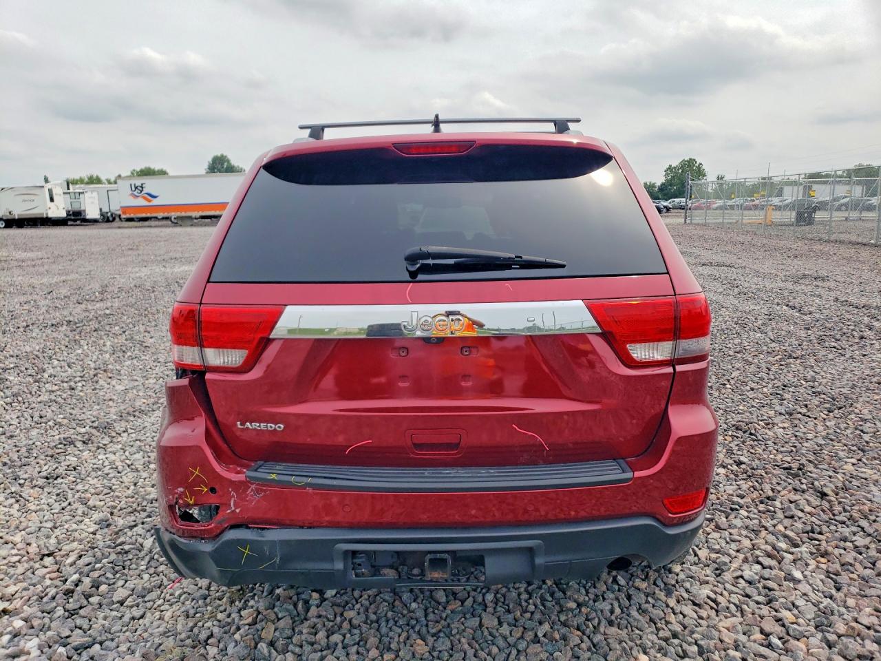 2012 Jeep Grand Cherokee Laredo Красный vin: 1C4RJEAG1CC146102