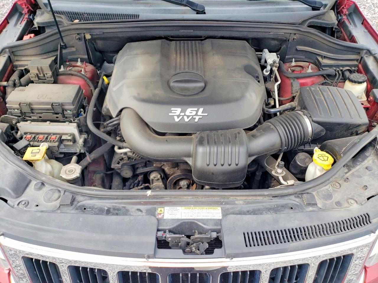 2012 Jeep Grand Cherokee Laredo Красный vin: 1C4RJEAG1CC146102