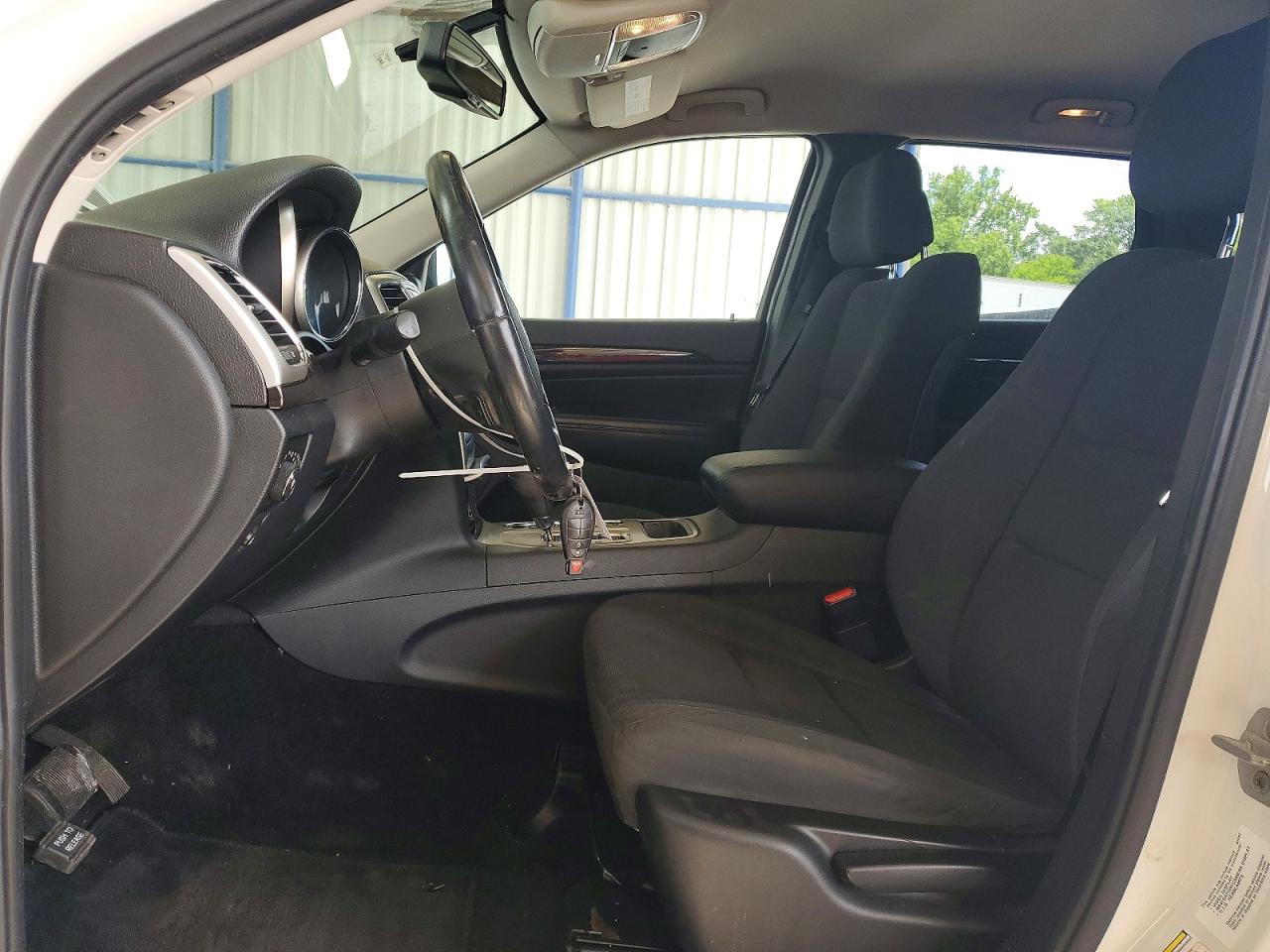 2012 Jeep Grand Cherokee Laredo White vin: 1C4RJEAG1CC177480
