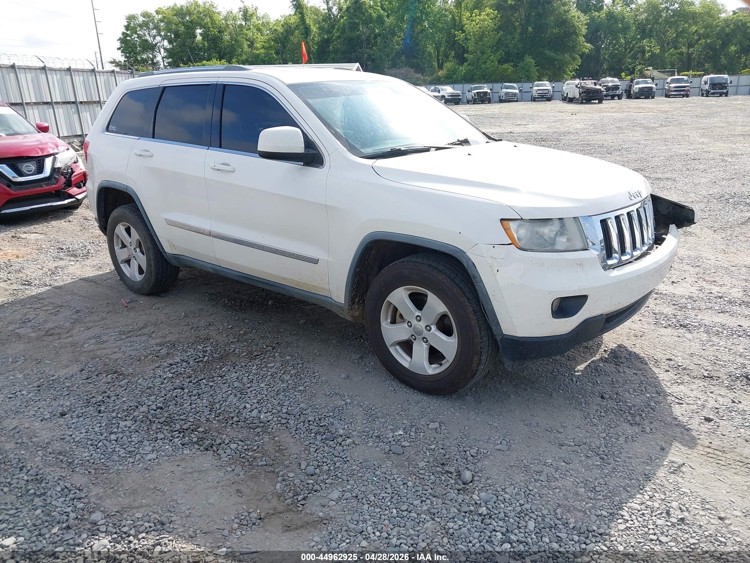 2012 Jeep Grand Cherokee Laredo White vin: 1C4RJEAG1CC201938