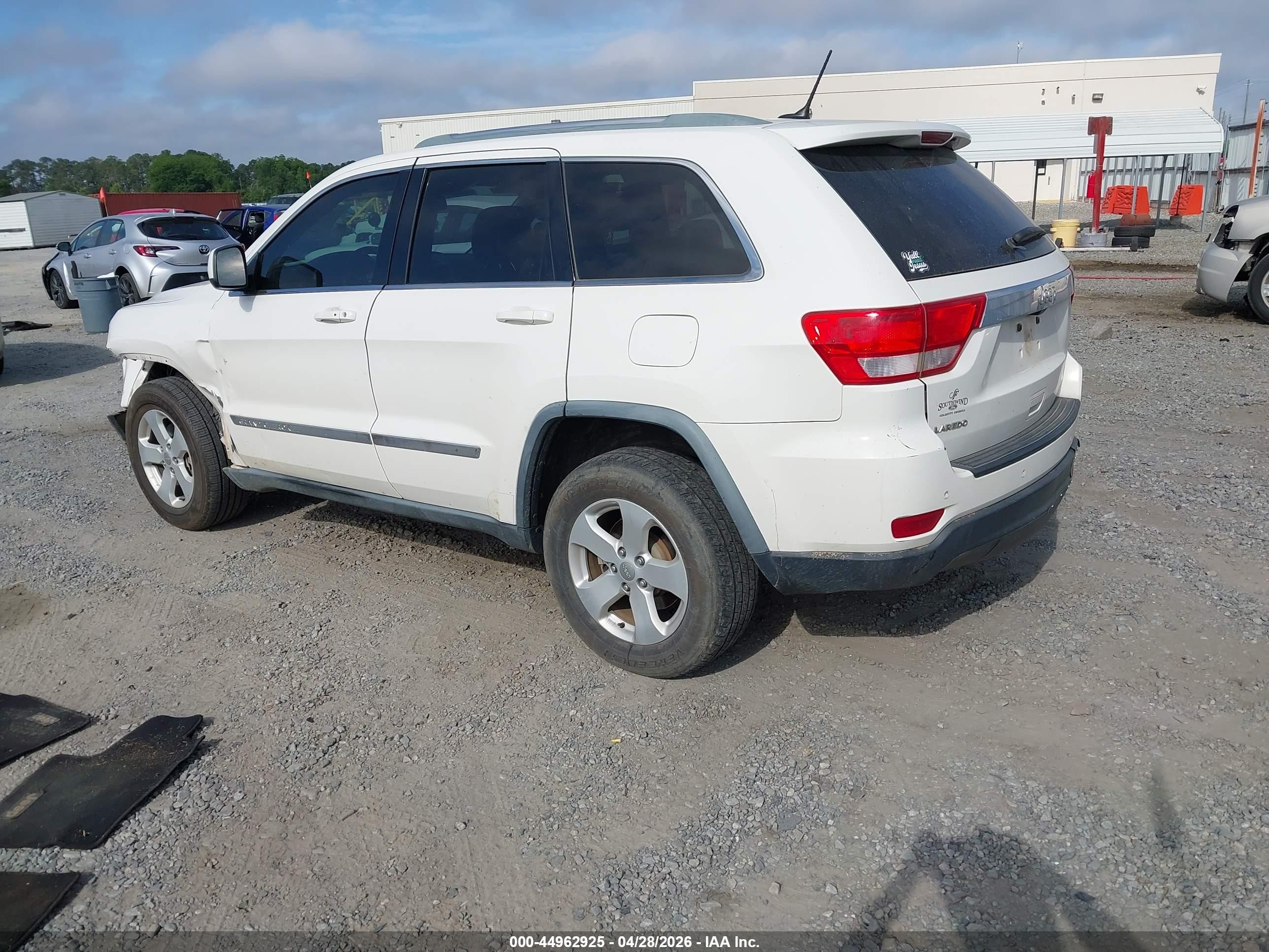 2012 Jeep Grand Cherokee Laredo White vin: 1C4RJEAG1CC201938