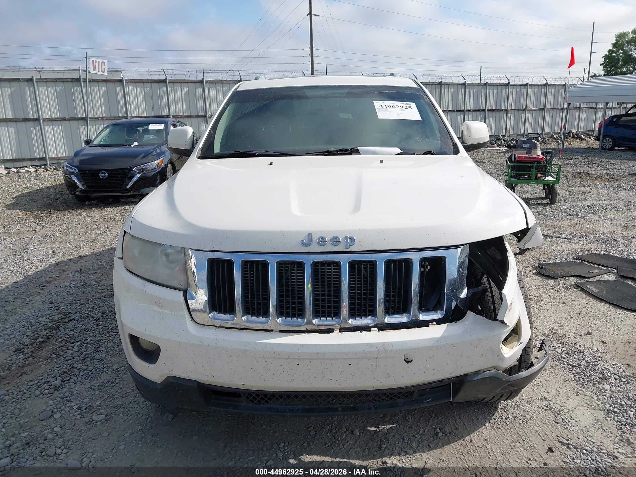 2012 Jeep Grand Cherokee Laredo White vin: 1C4RJEAG1CC201938