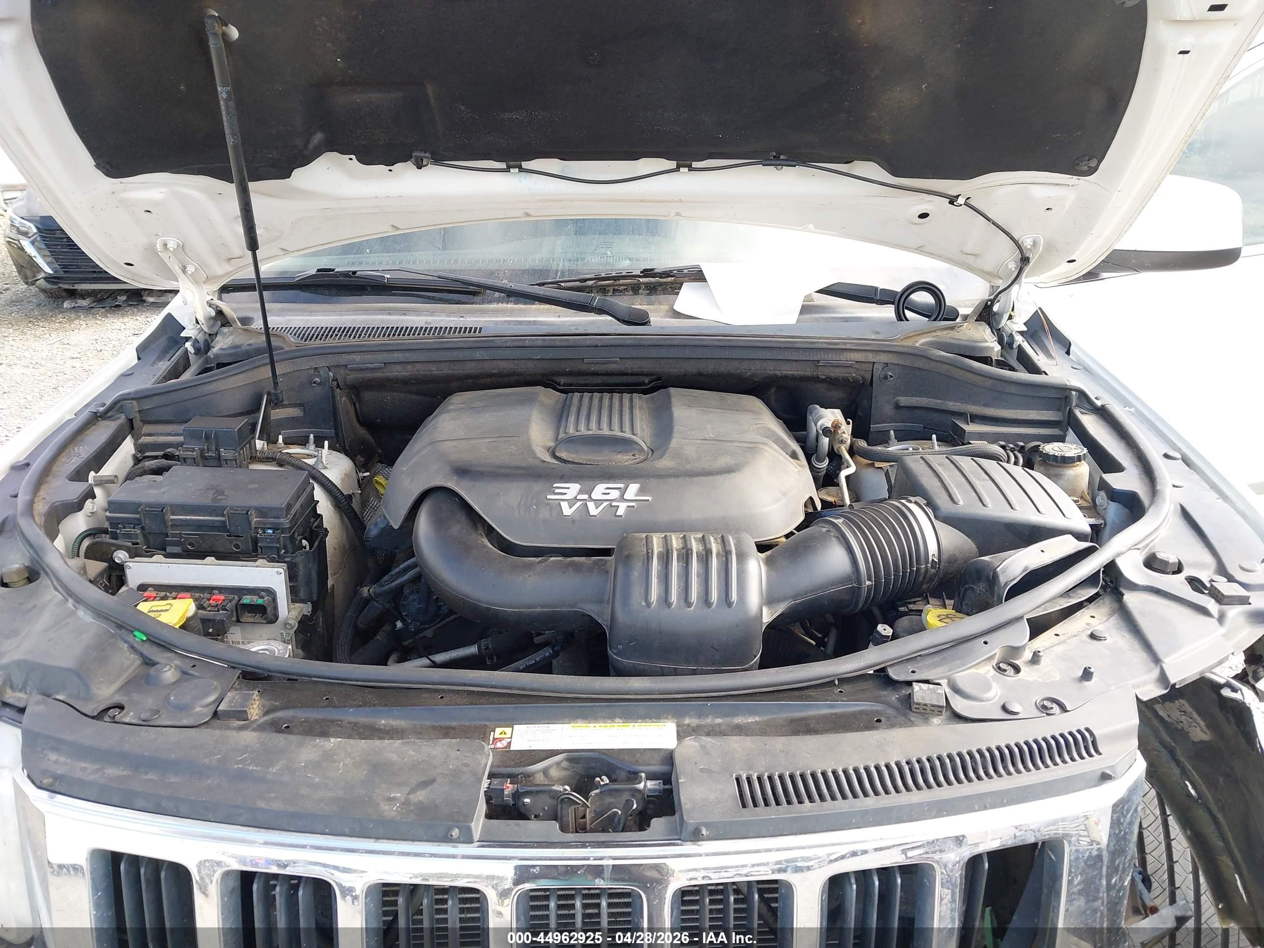 2012 Jeep Grand Cherokee Laredo White vin: 1C4RJEAG1CC201938