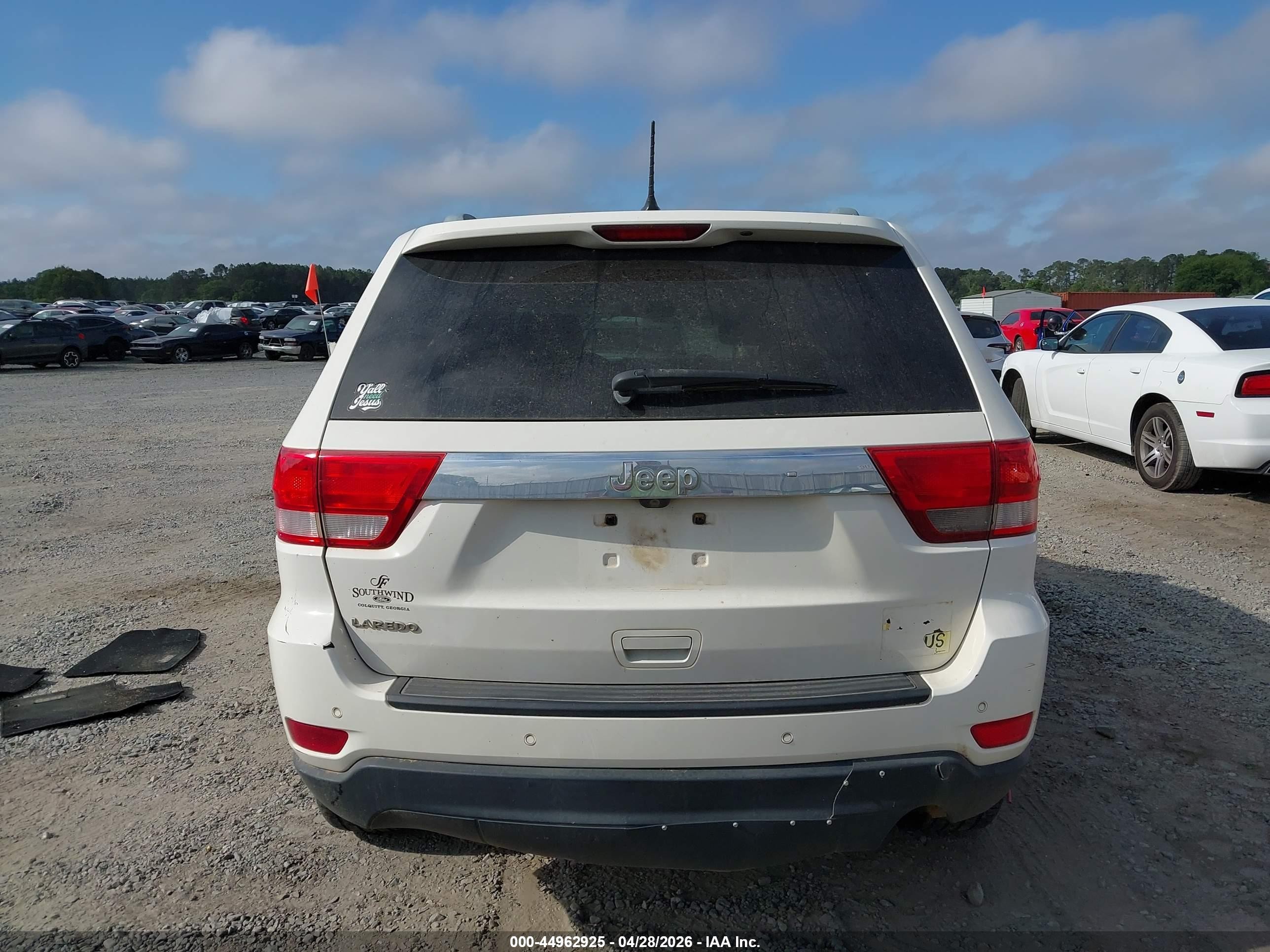 2012 Jeep Grand Cherokee Laredo White vin: 1C4RJEAG1CC201938