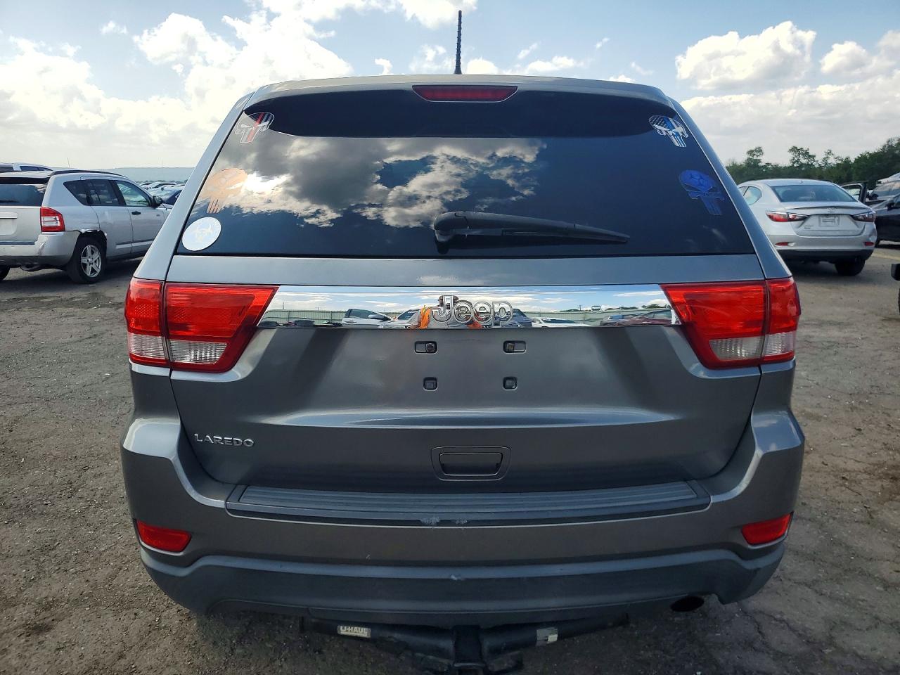 2012 Jeep Grand Cherokee Laredo Gray vin: 1C4RJEAG1CC210218