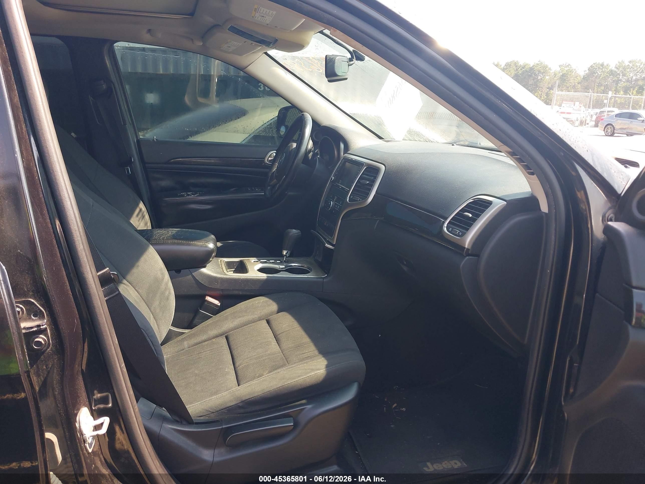 2012 Jeep Grand Cherokee Laredo Черный vin: 1C4RJEAG1CC282133