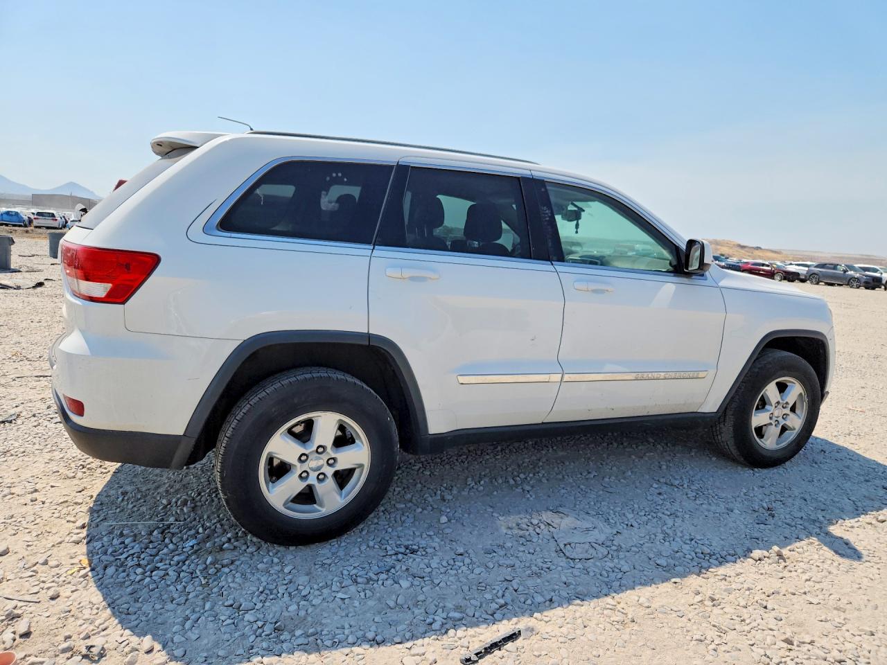2013 Jeep Grand Cherokee Laredo Белый vin: 1C4RJEAG1DC514196