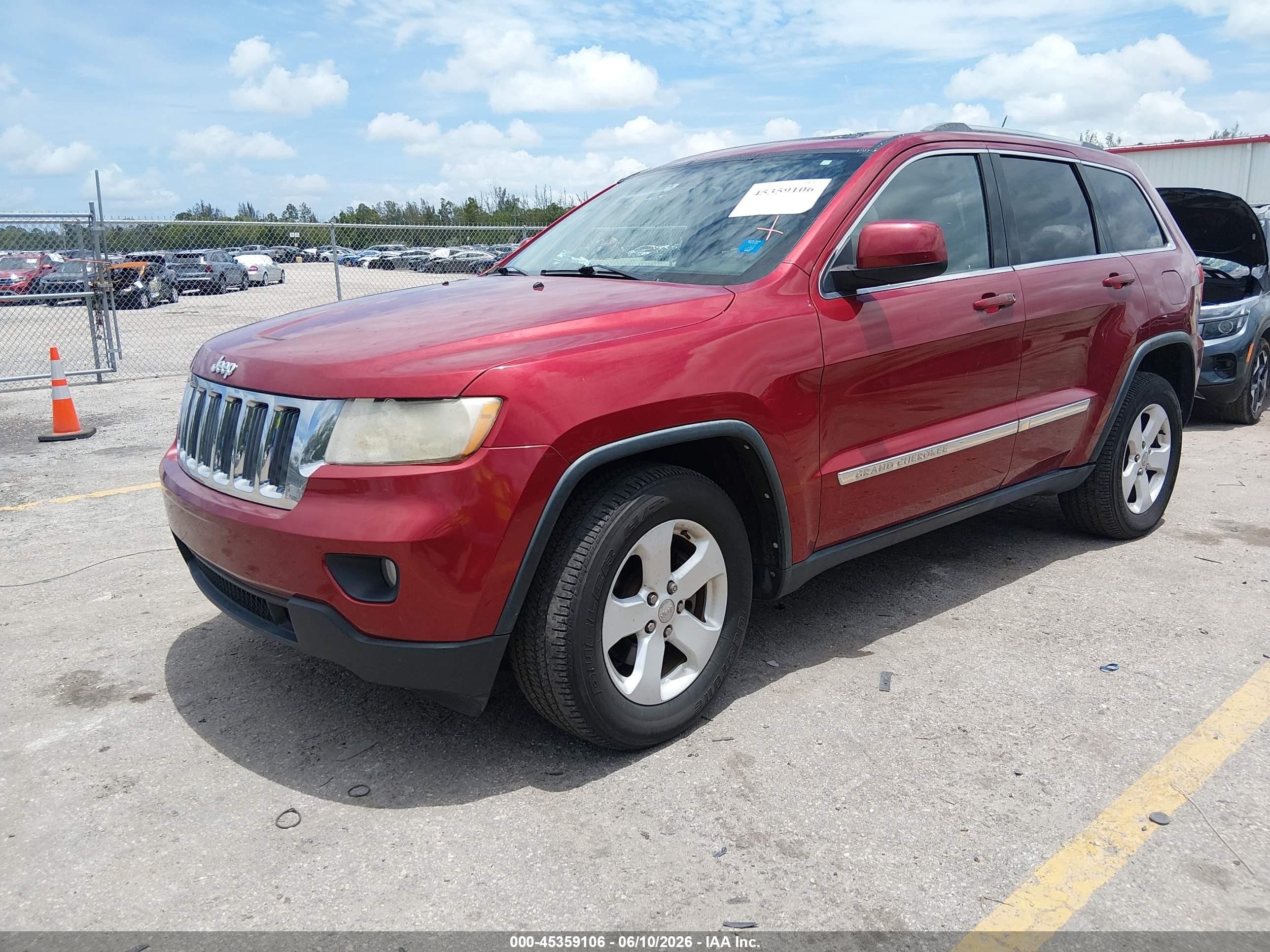 2013 Jeep Grand Cherokee Laredo Red vin: 1C4RJEAG1DC545965