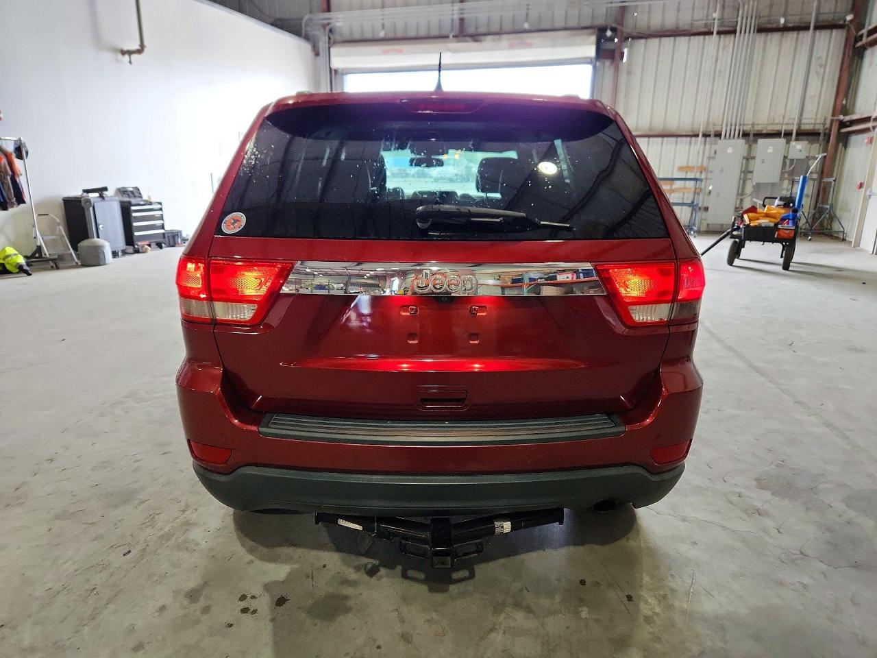 2013 Jeep Grand Cherokee Laredo Красный vin: 1C4RJEAG1DC571644