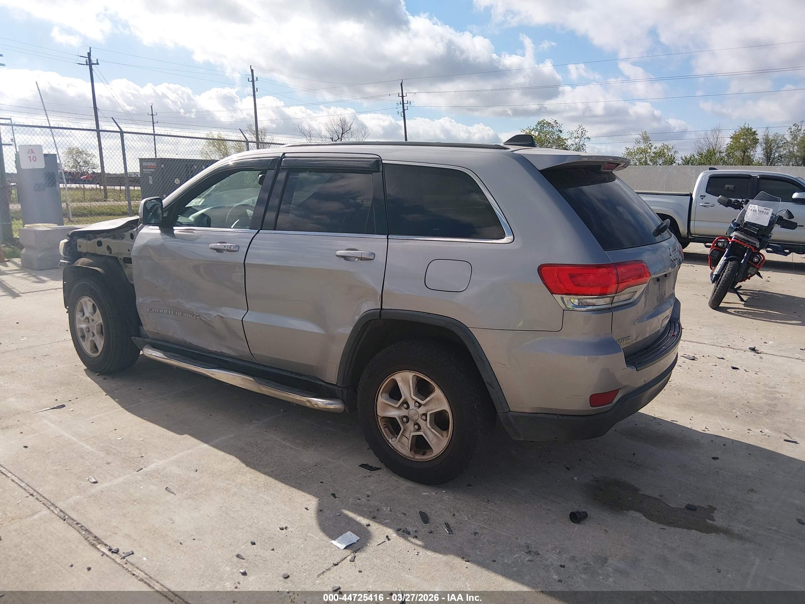 2015 Jeep Grand Cherokee Laredo Серый vin: 1C4RJEAG1FC235706