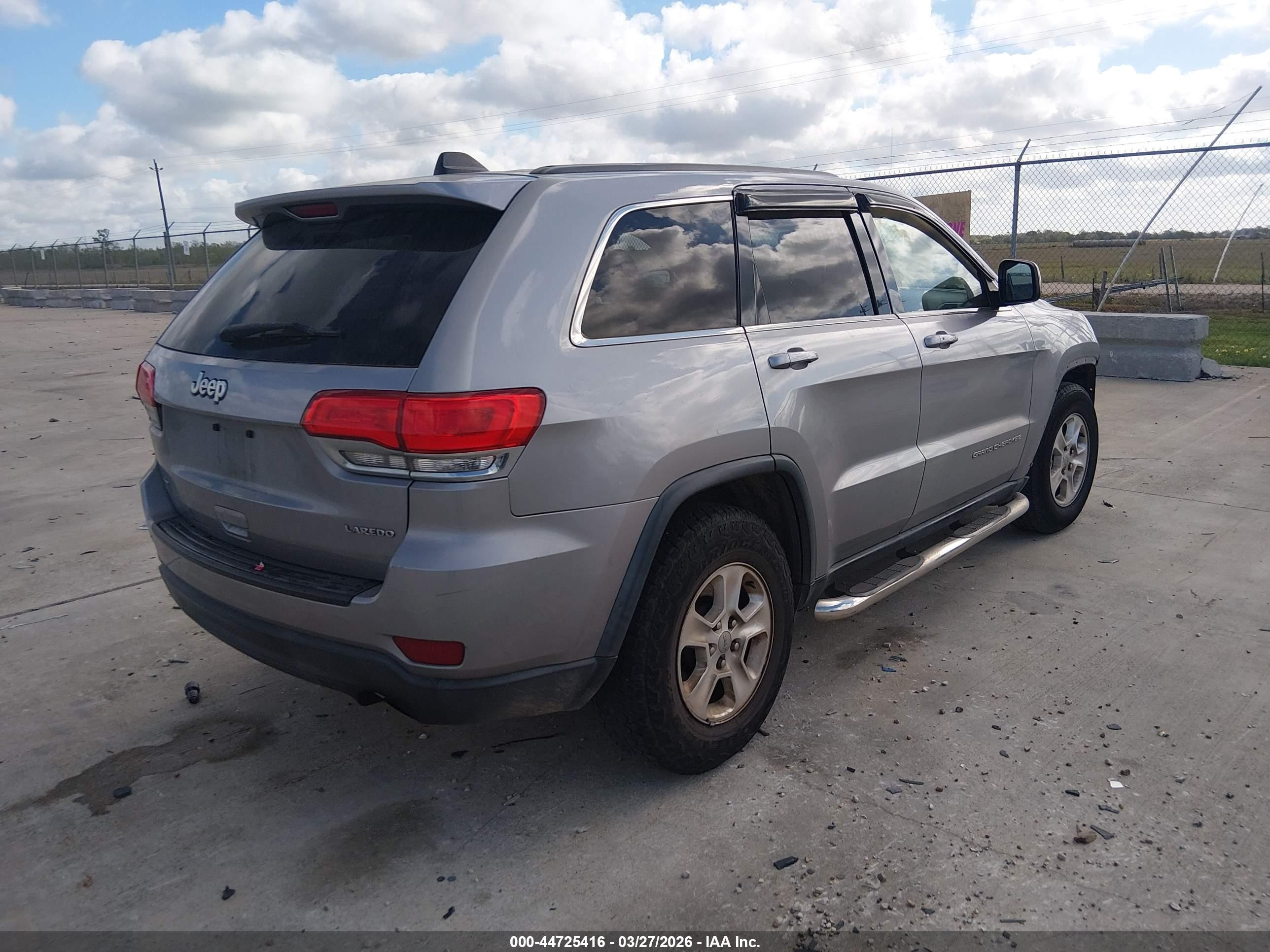 2015 Jeep Grand Cherokee Laredo Серый vin: 1C4RJEAG1FC235706