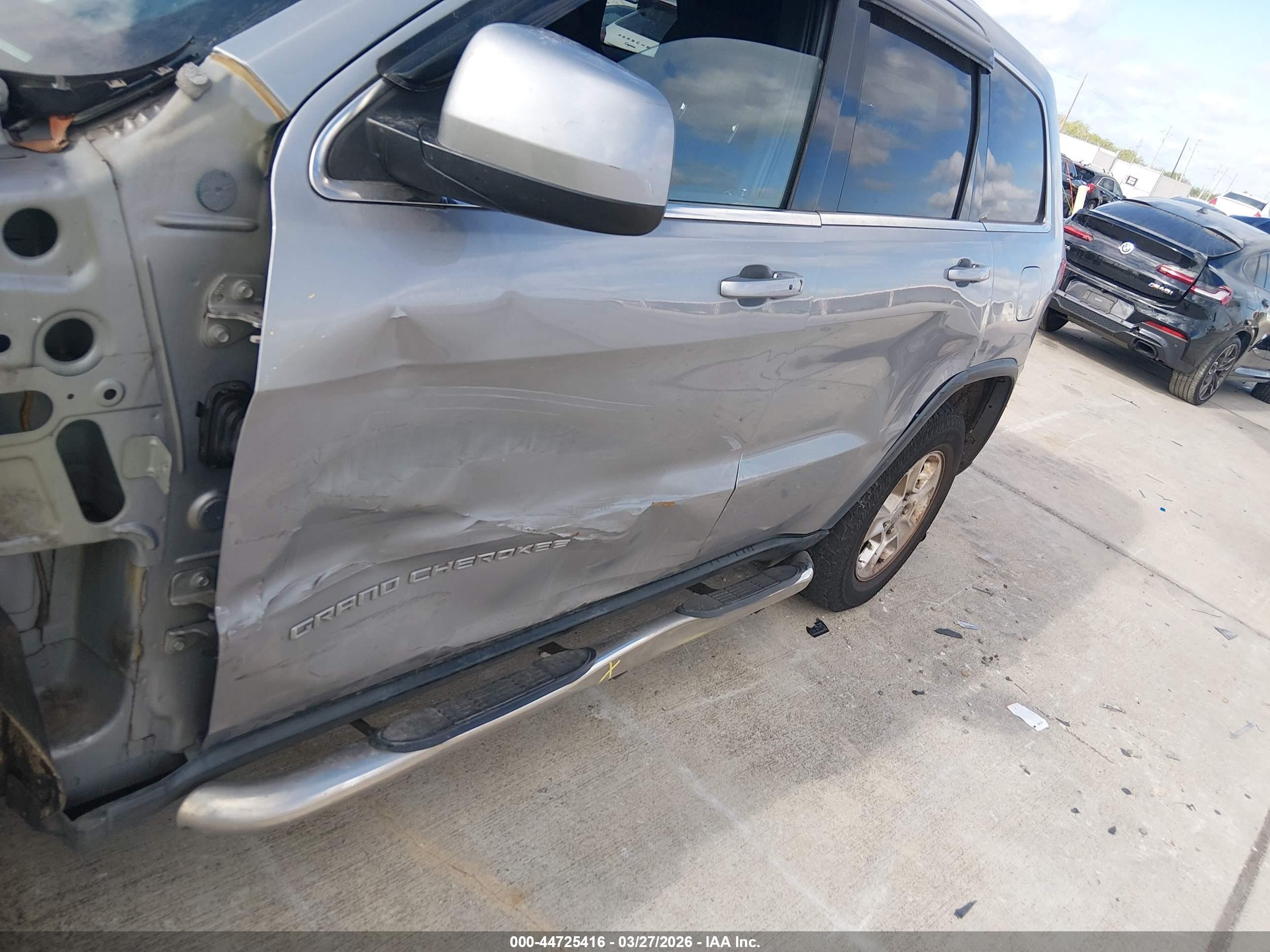 2015 Jeep Grand Cherokee Laredo Серый vin: 1C4RJEAG1FC235706