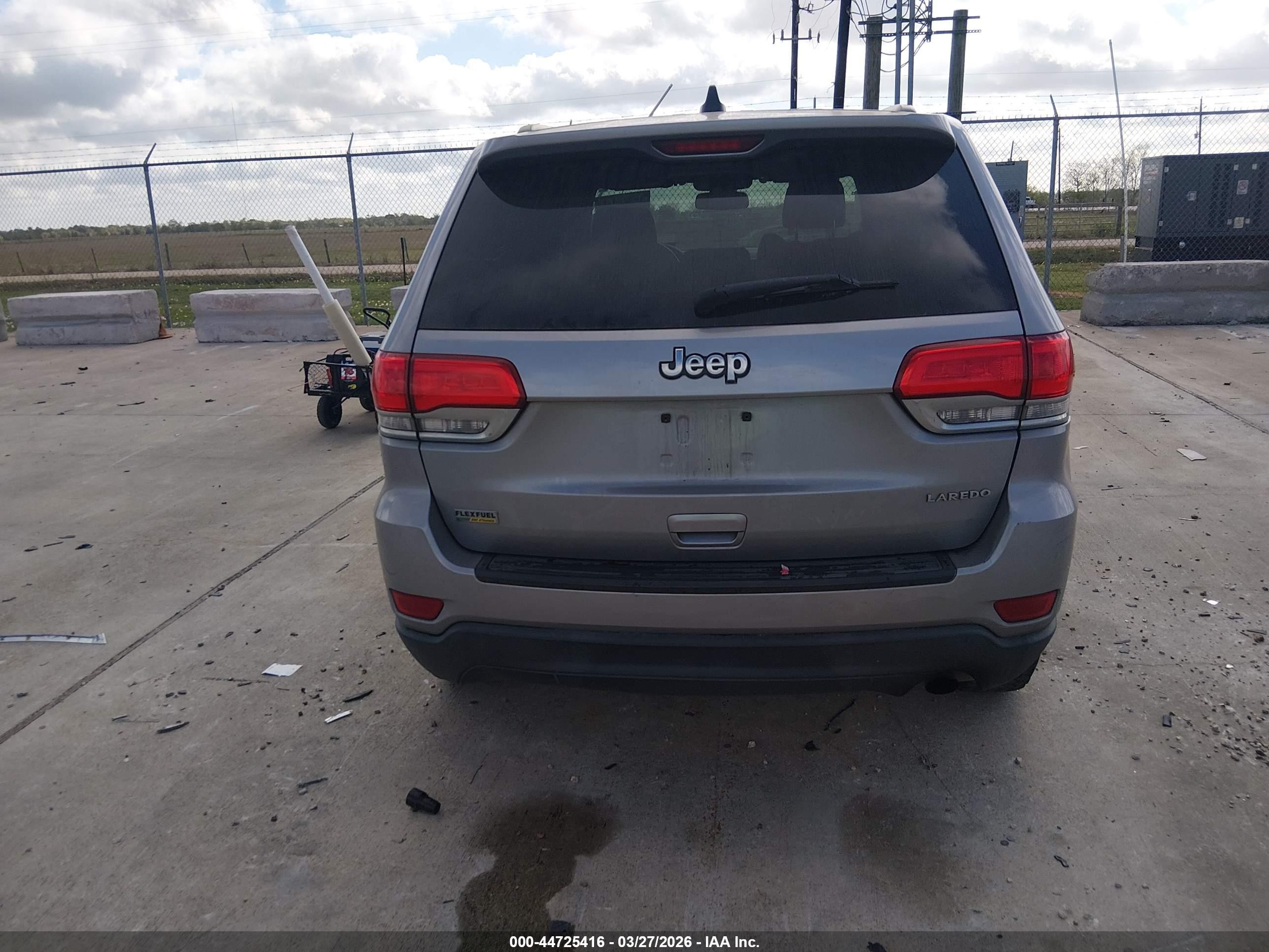 2015 Jeep Grand Cherokee Laredo Серый vin: 1C4RJEAG1FC235706