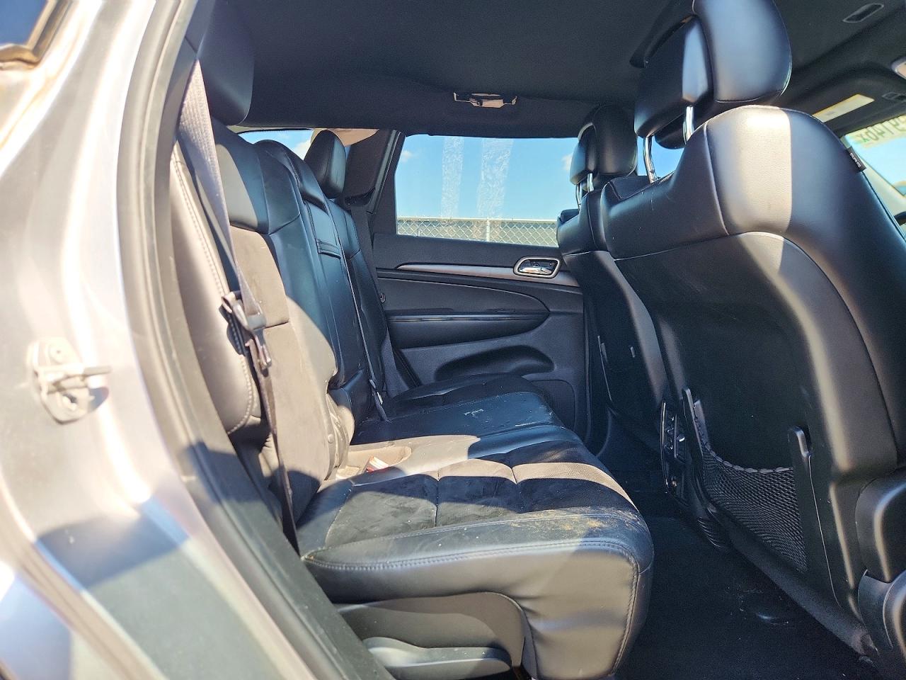 2015 Jeep Grand Cherokee Laredo Silver vin: 1C4RJEAG1FC654140