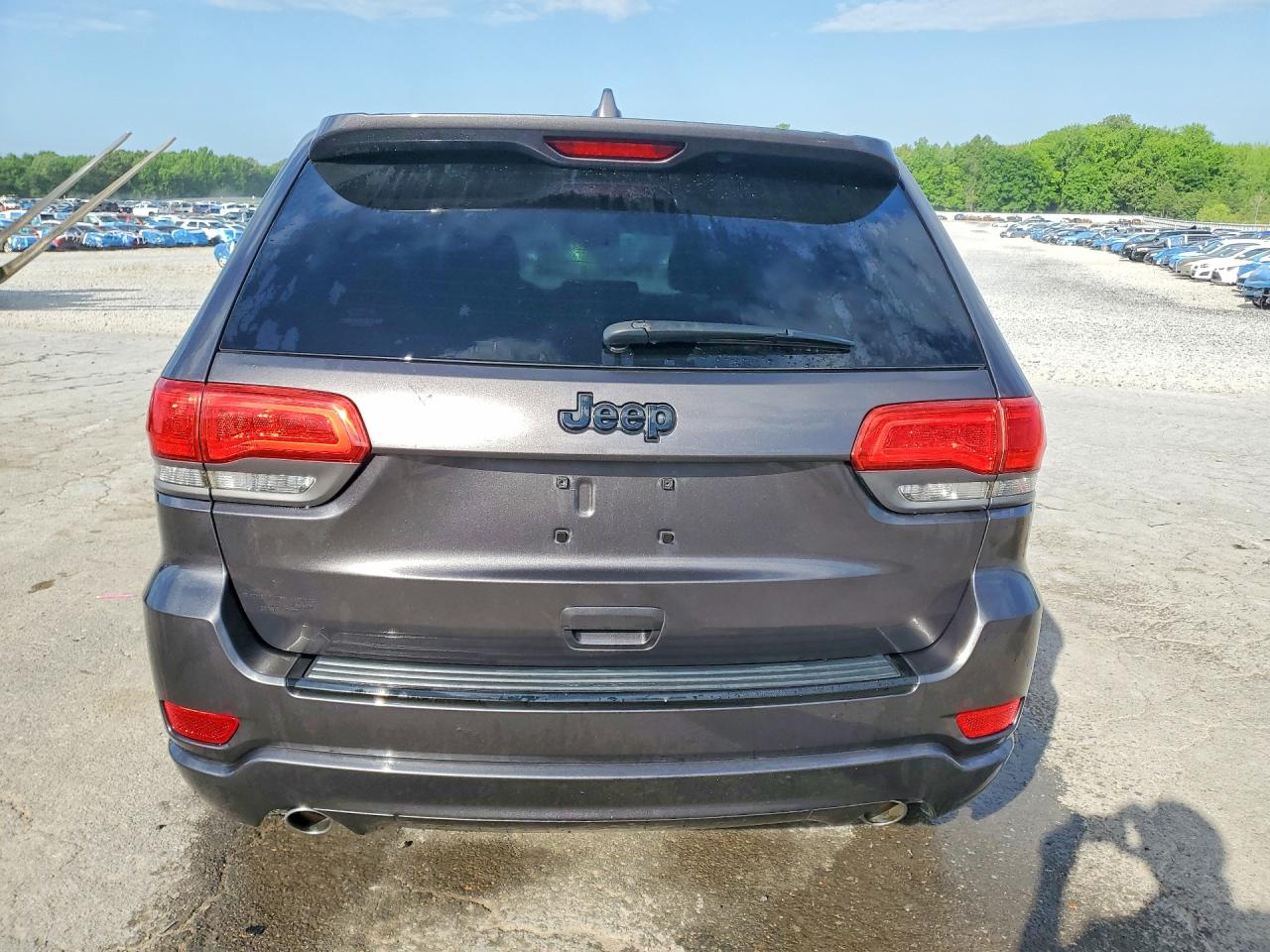 2015 Jeep Grand Cherokee Laredo Gray vin: 1C4RJEAG1FC668815