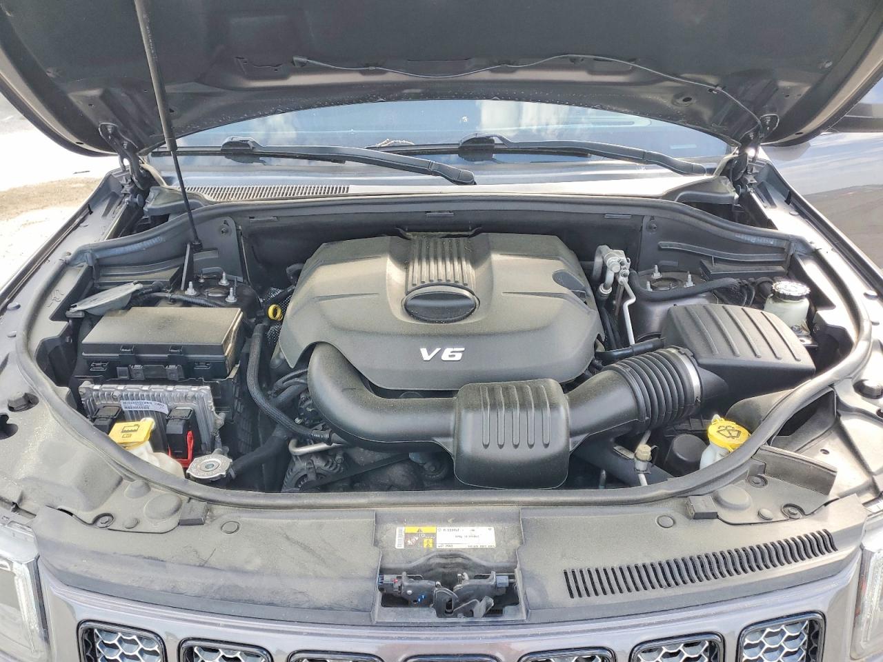2015 Jeep Grand Cherokee Laredo Gray vin: 1C4RJEAG1FC668815