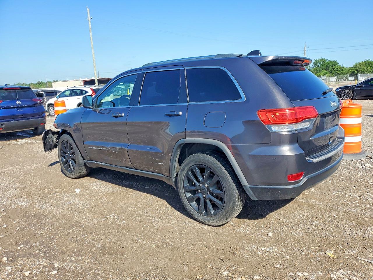 2015 Jeep Grand Cherokee Laredo Gray vin: 1C4RJEAG1FC735445
