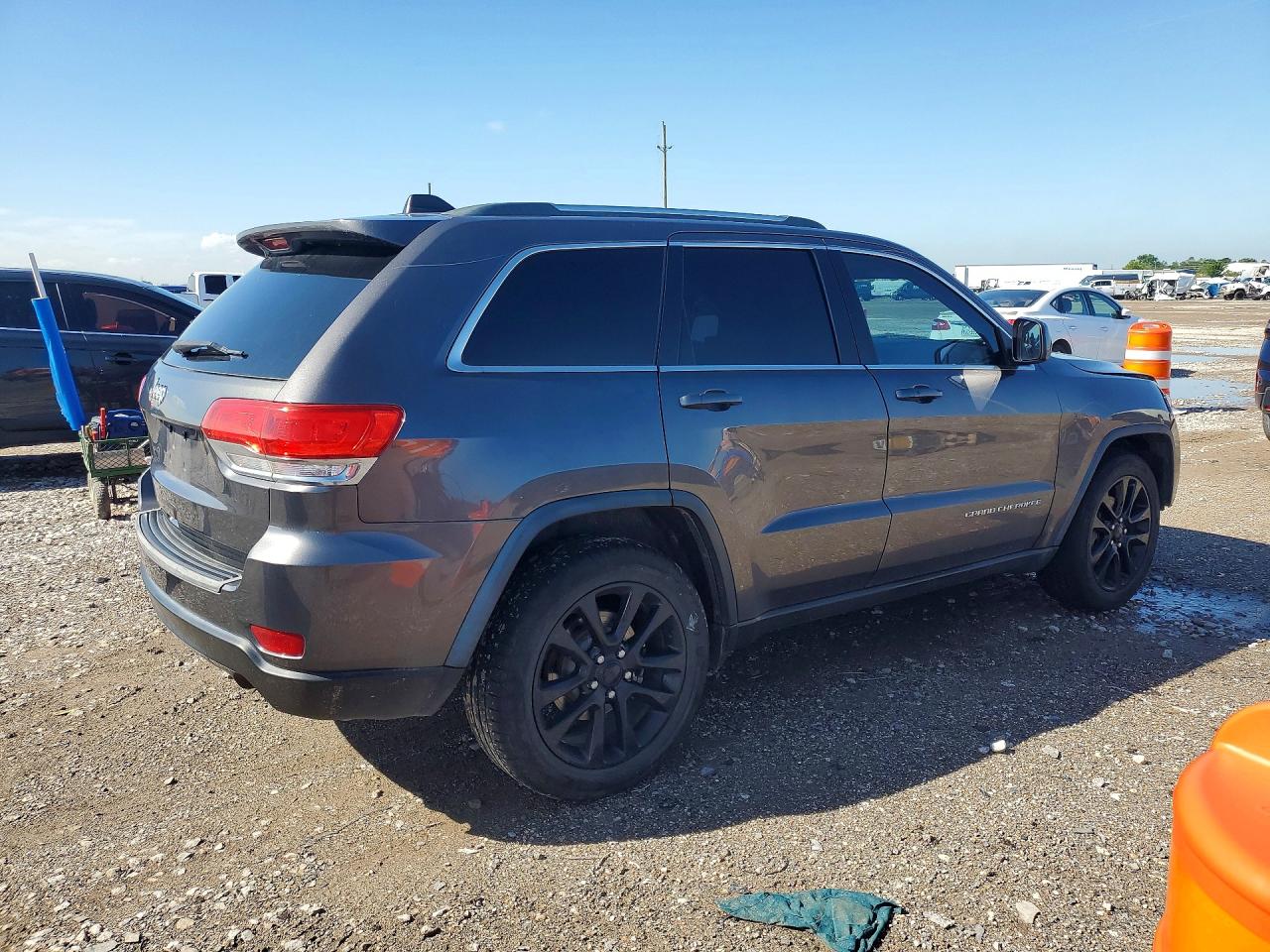 2015 Jeep Grand Cherokee Laredo Gray vin: 1C4RJEAG1FC735445