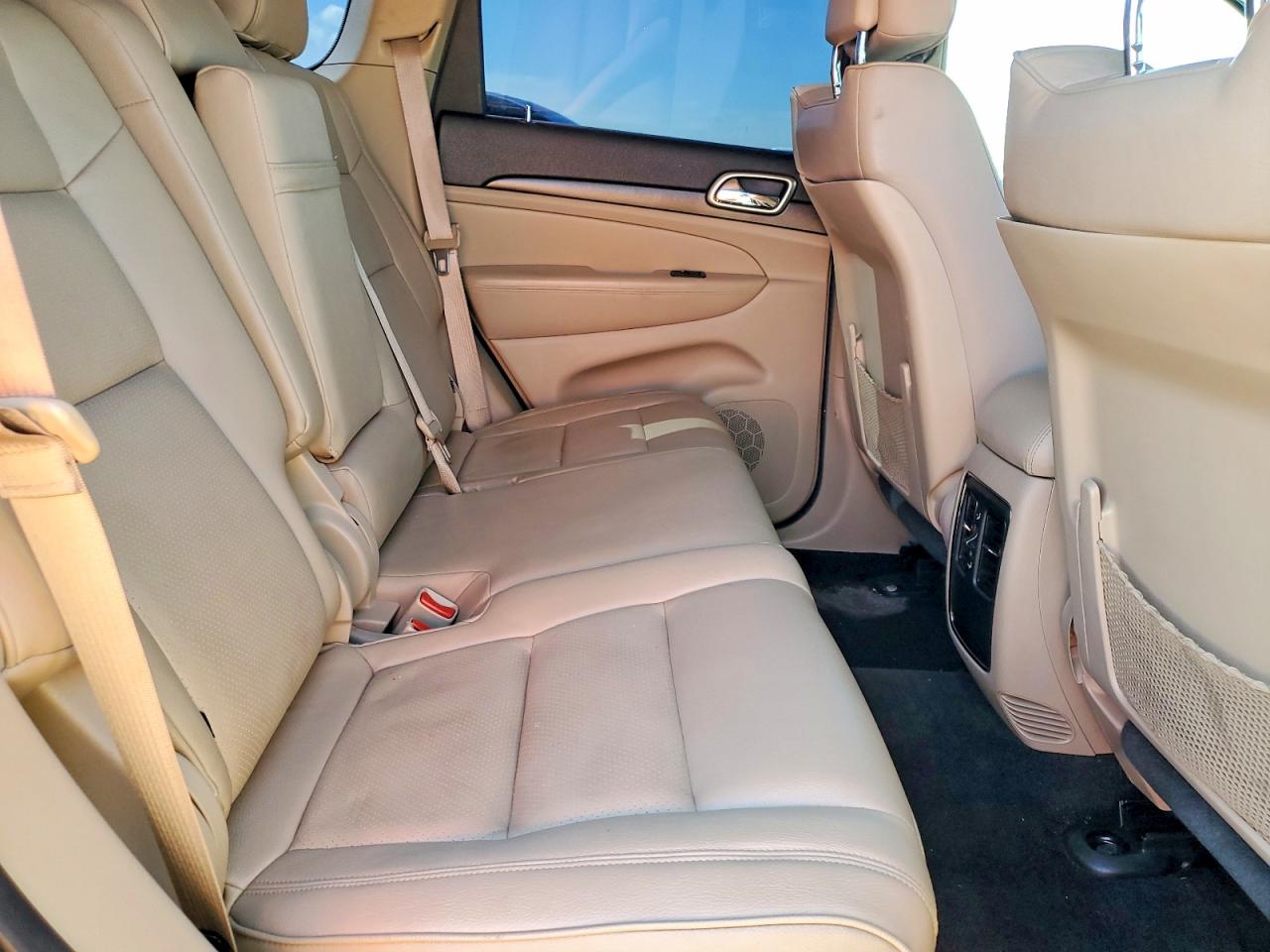 2015 Jeep Grand Cherokee Laredo Gray vin: 1C4RJEAG1FC735445