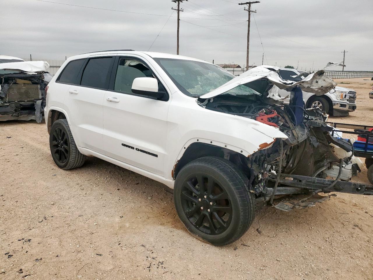 2017 Jeep Grand Cherokee Laredo Белый vin: 1C4RJEAG1HC930030