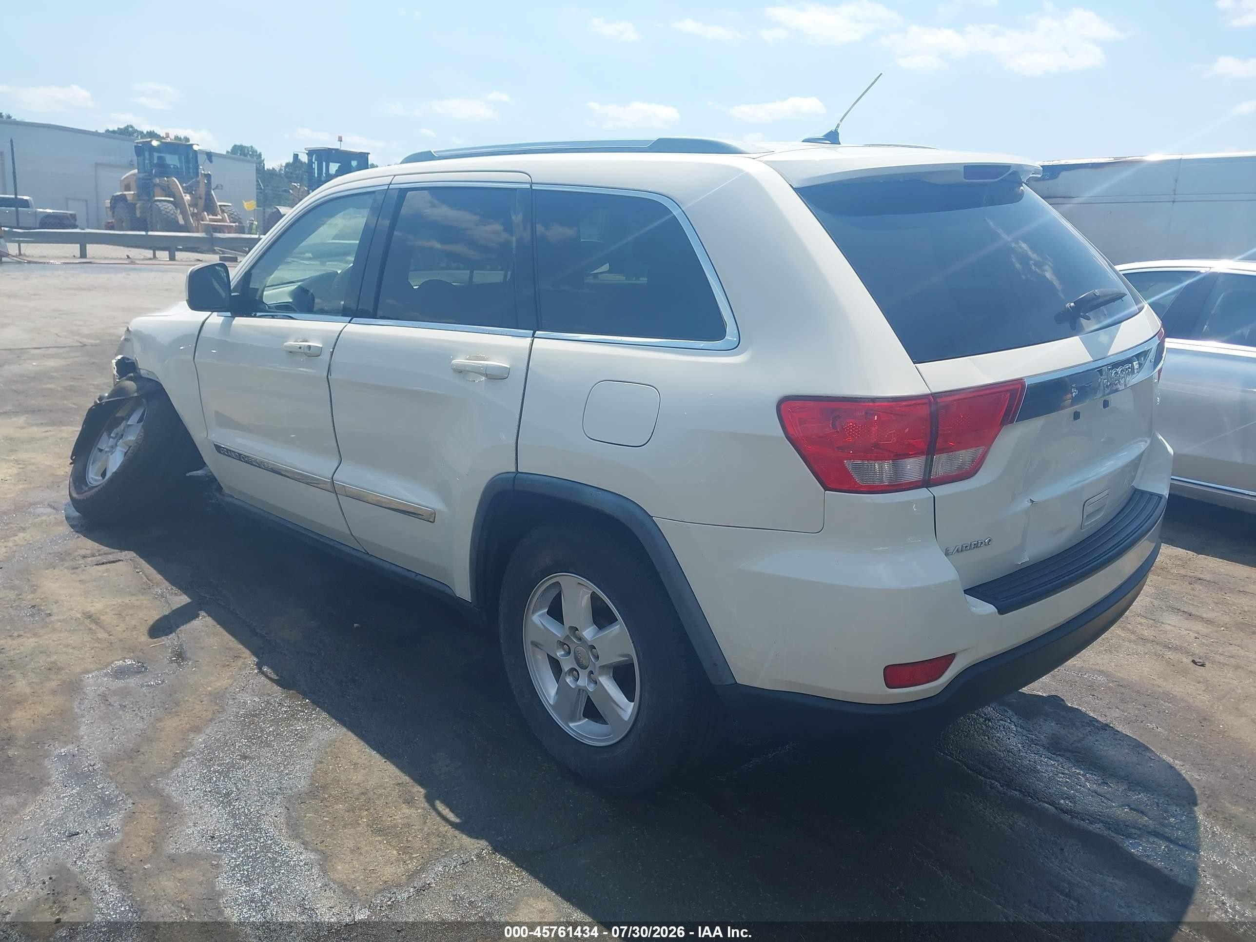 2012 Jeep Grand Cherokee Laredo White vin: 1C4RJEAG2CC210003