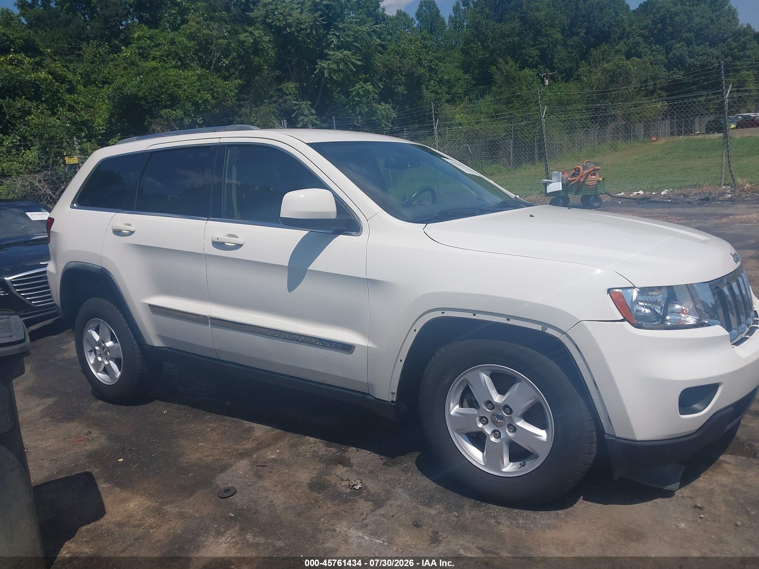 2012 Jeep Grand Cherokee Laredo White vin: 1C4RJEAG2CC210003