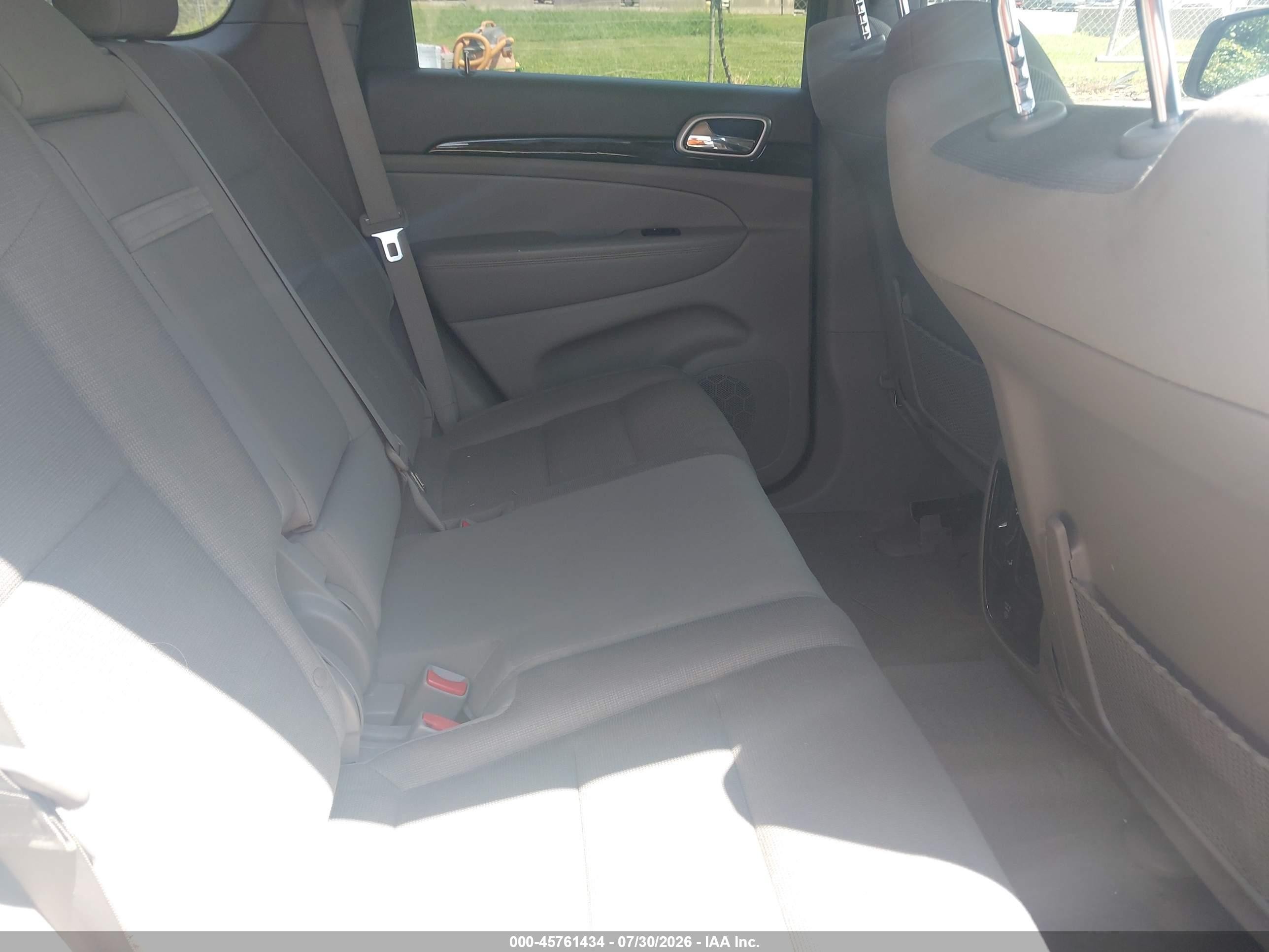 2012 Jeep Grand Cherokee Laredo White vin: 1C4RJEAG2CC210003