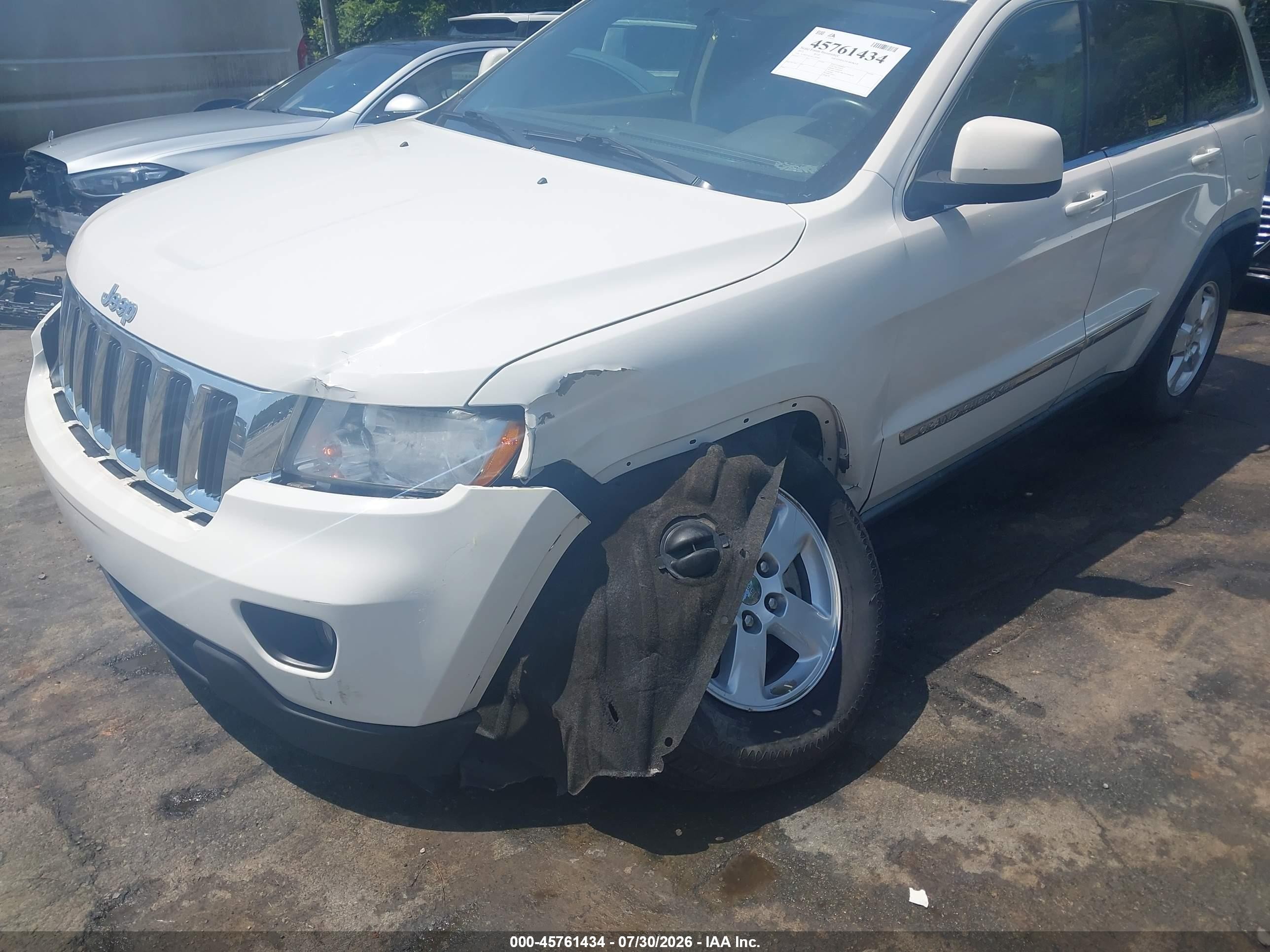 2012 Jeep Grand Cherokee Laredo White vin: 1C4RJEAG2CC210003
