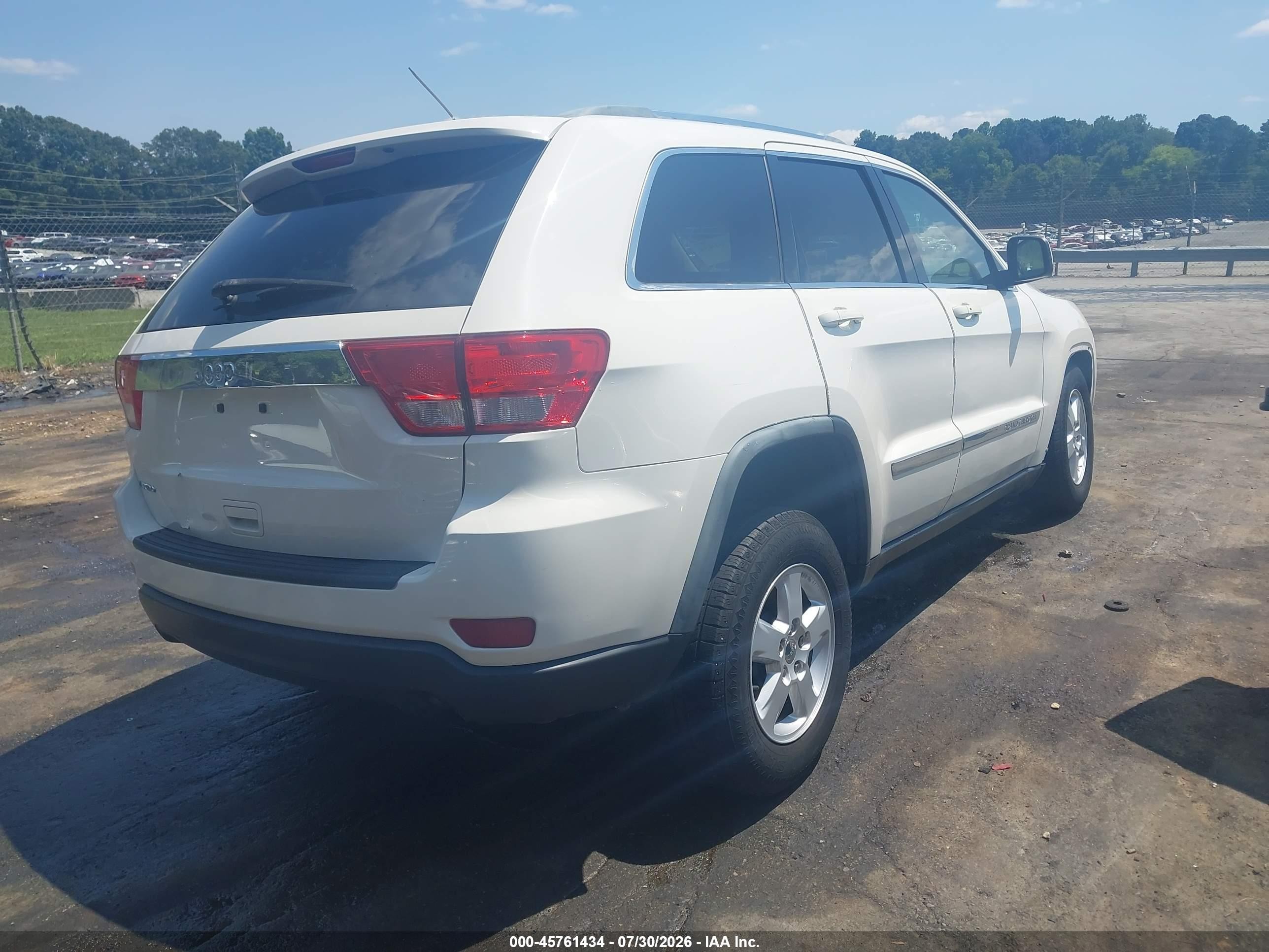 2012 Jeep Grand Cherokee Laredo White vin: 1C4RJEAG2CC210003