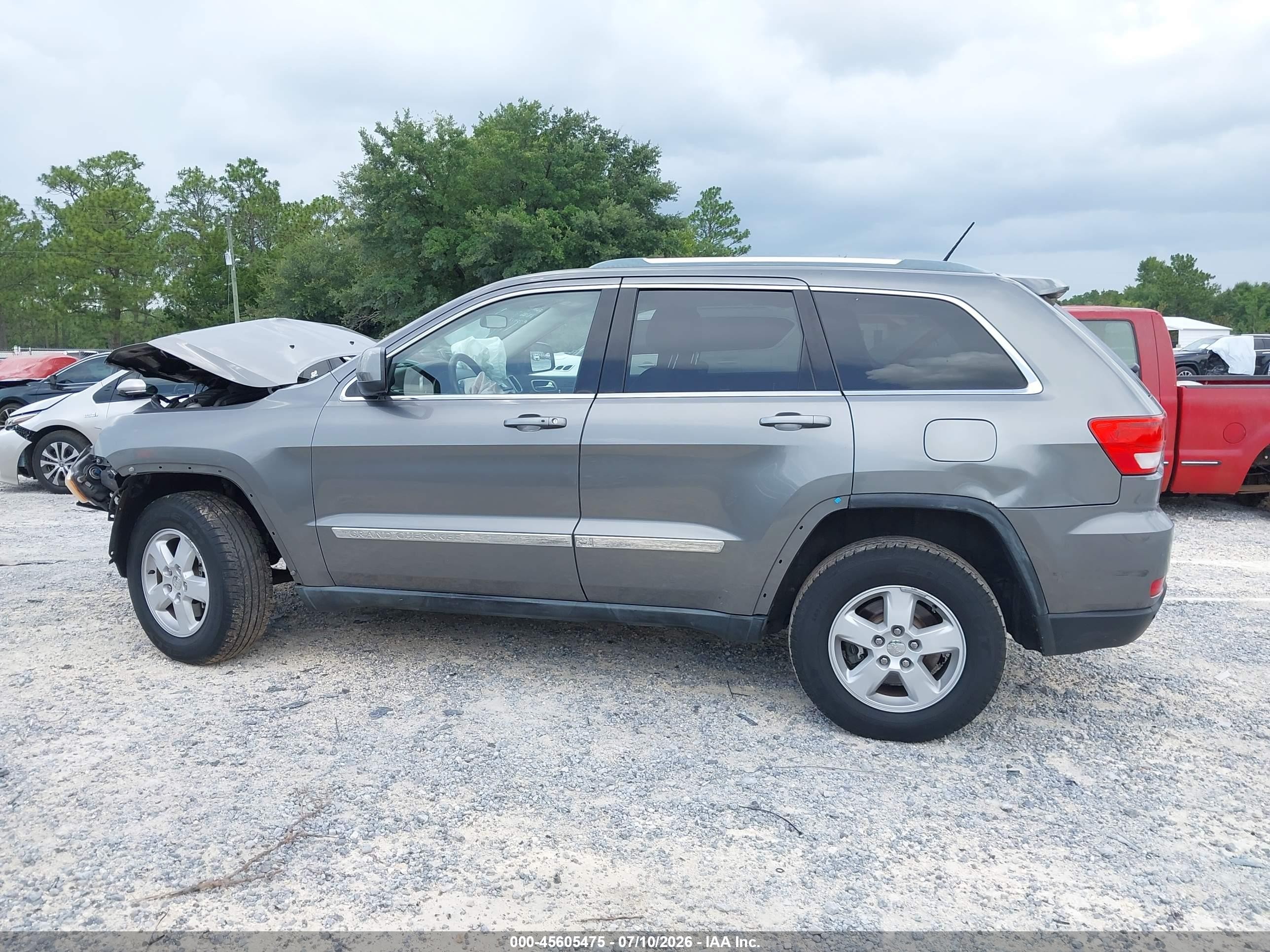 2012 Jeep Grand Cherokee Laredo Серый vin: 1C4RJEAG2CC215265
