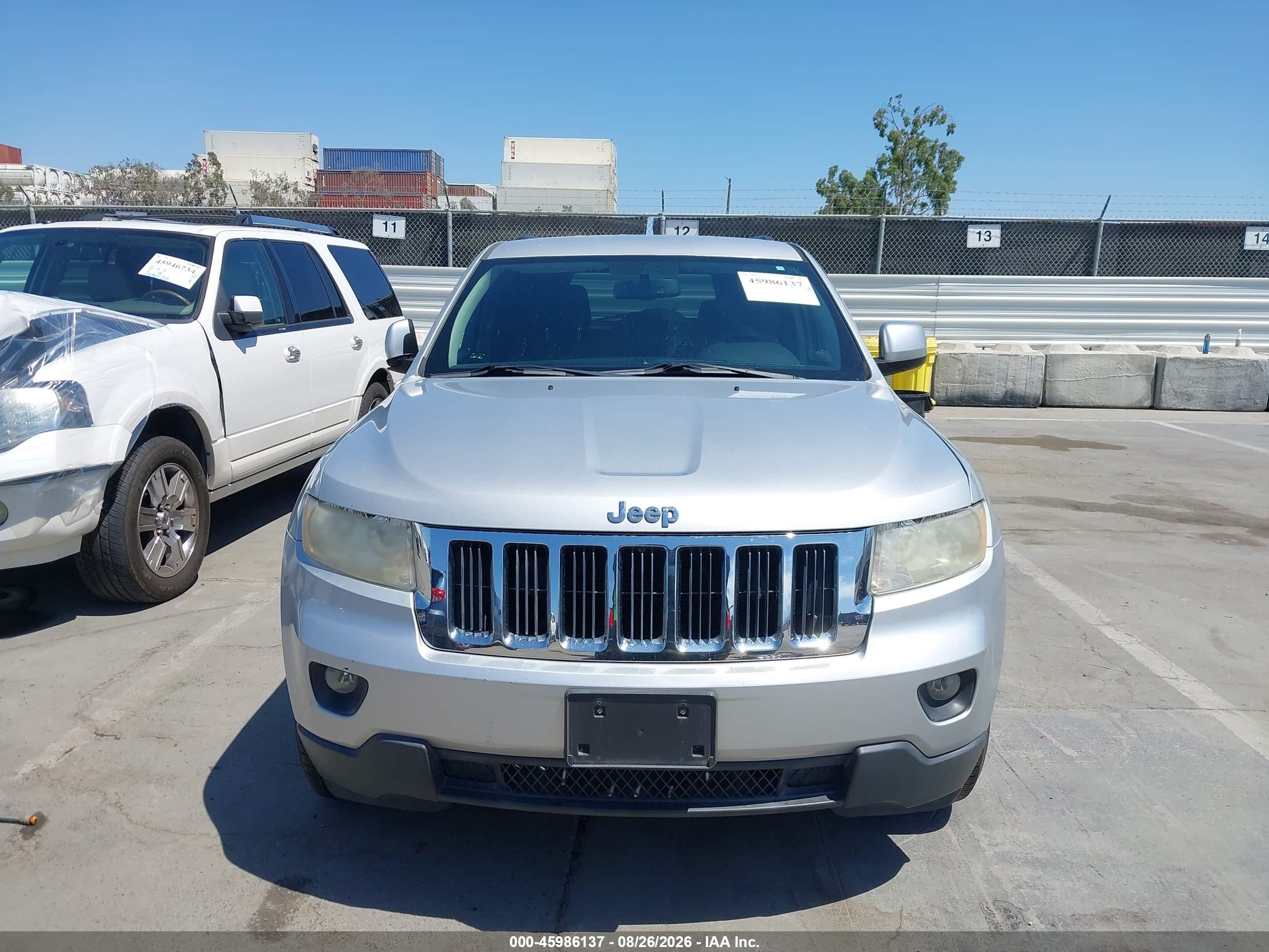2013 Jeep Grand Cherokee Laredo Серебряный vin: 1C4RJEAG2DC519214